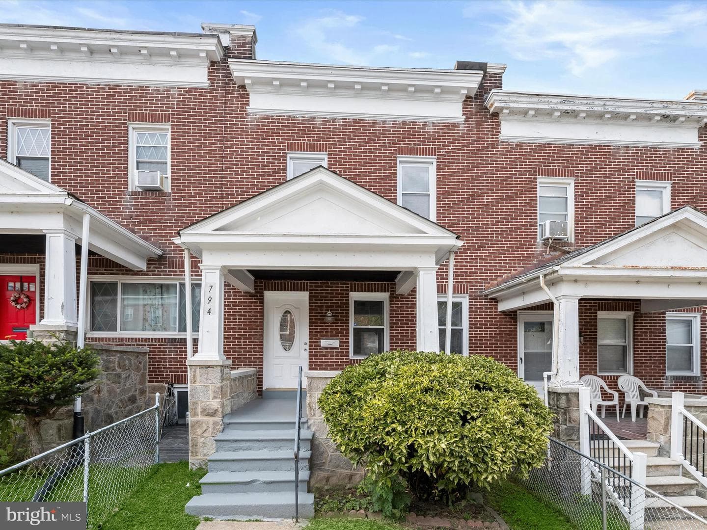 794 N Grantley Street photo 1