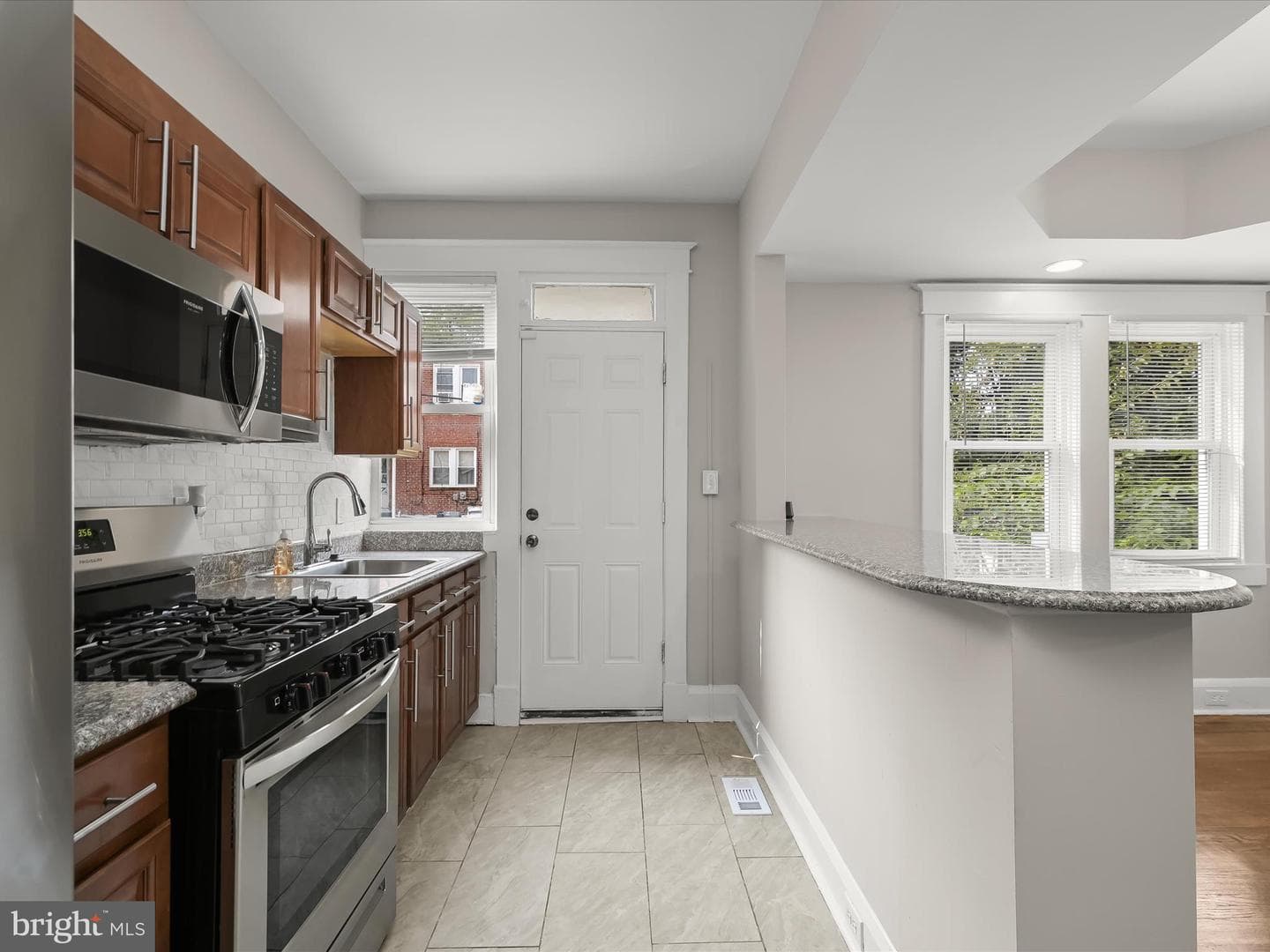 794 N Grantley Street photo 11