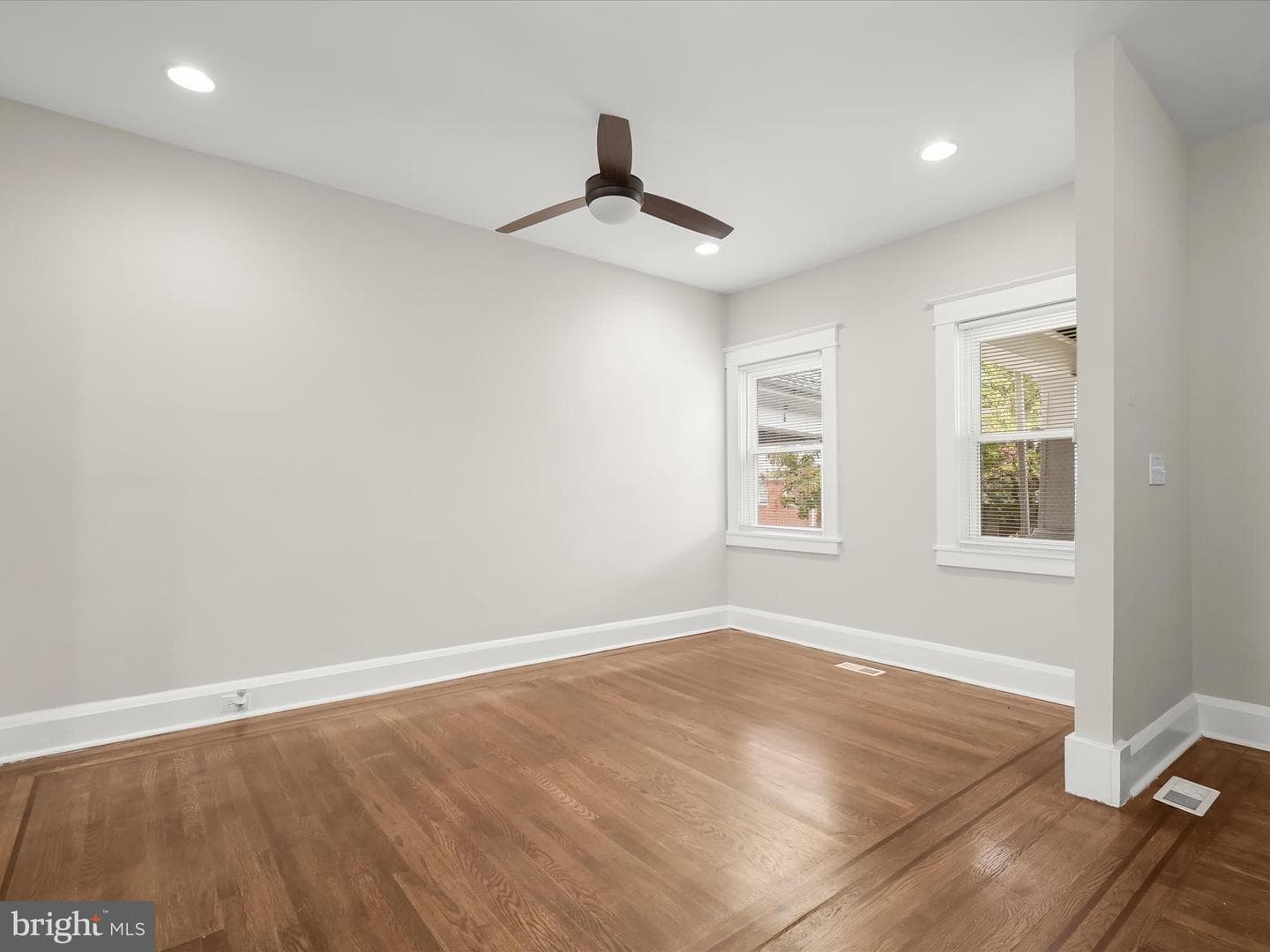 794 N Grantley Street photo 5