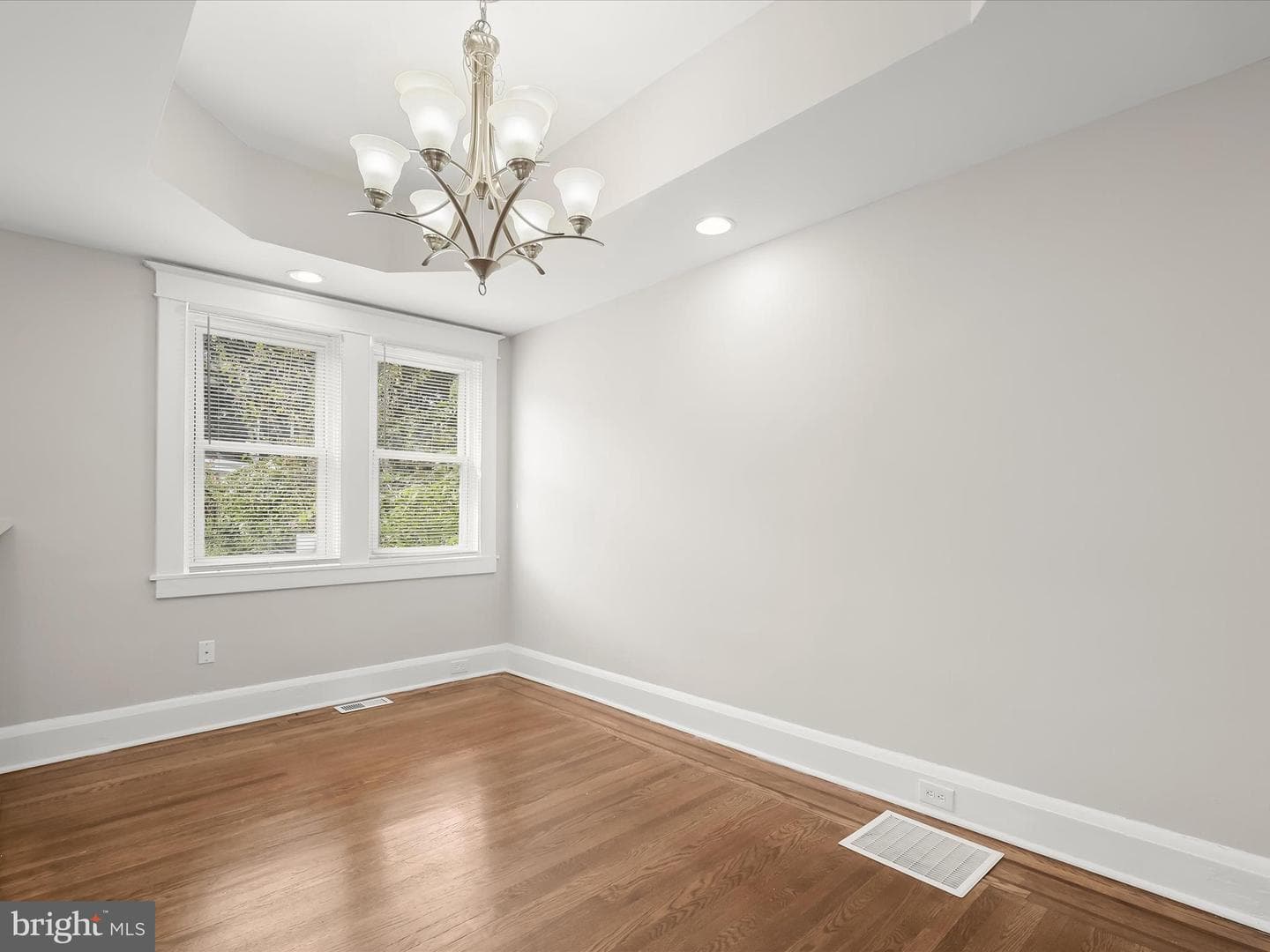 794 N Grantley Street photo 6