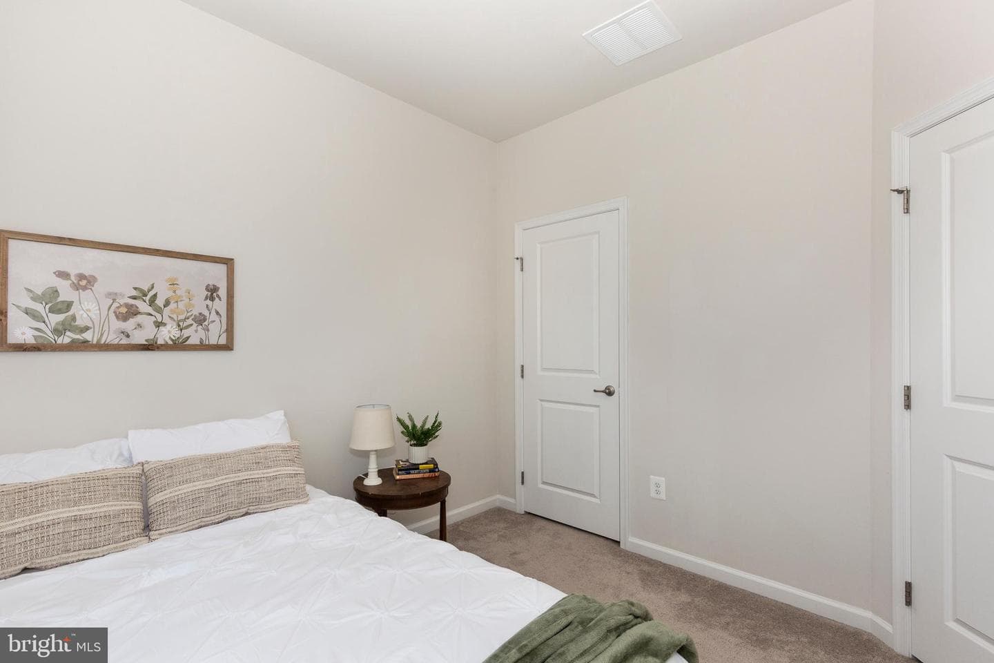 1015 Rutland Avenue photo 32