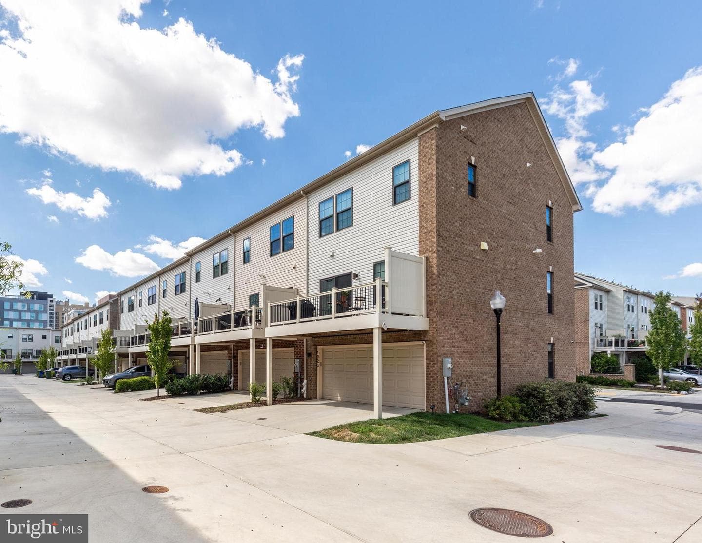 1015 Rutland Avenue photo 44