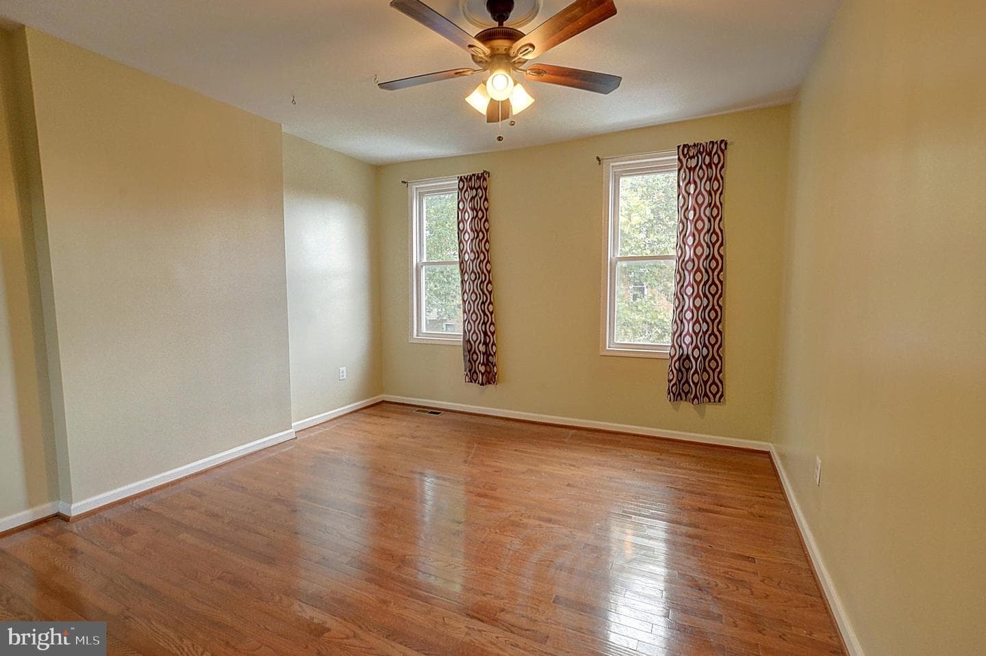 2331 Guilford Avenue photo 11