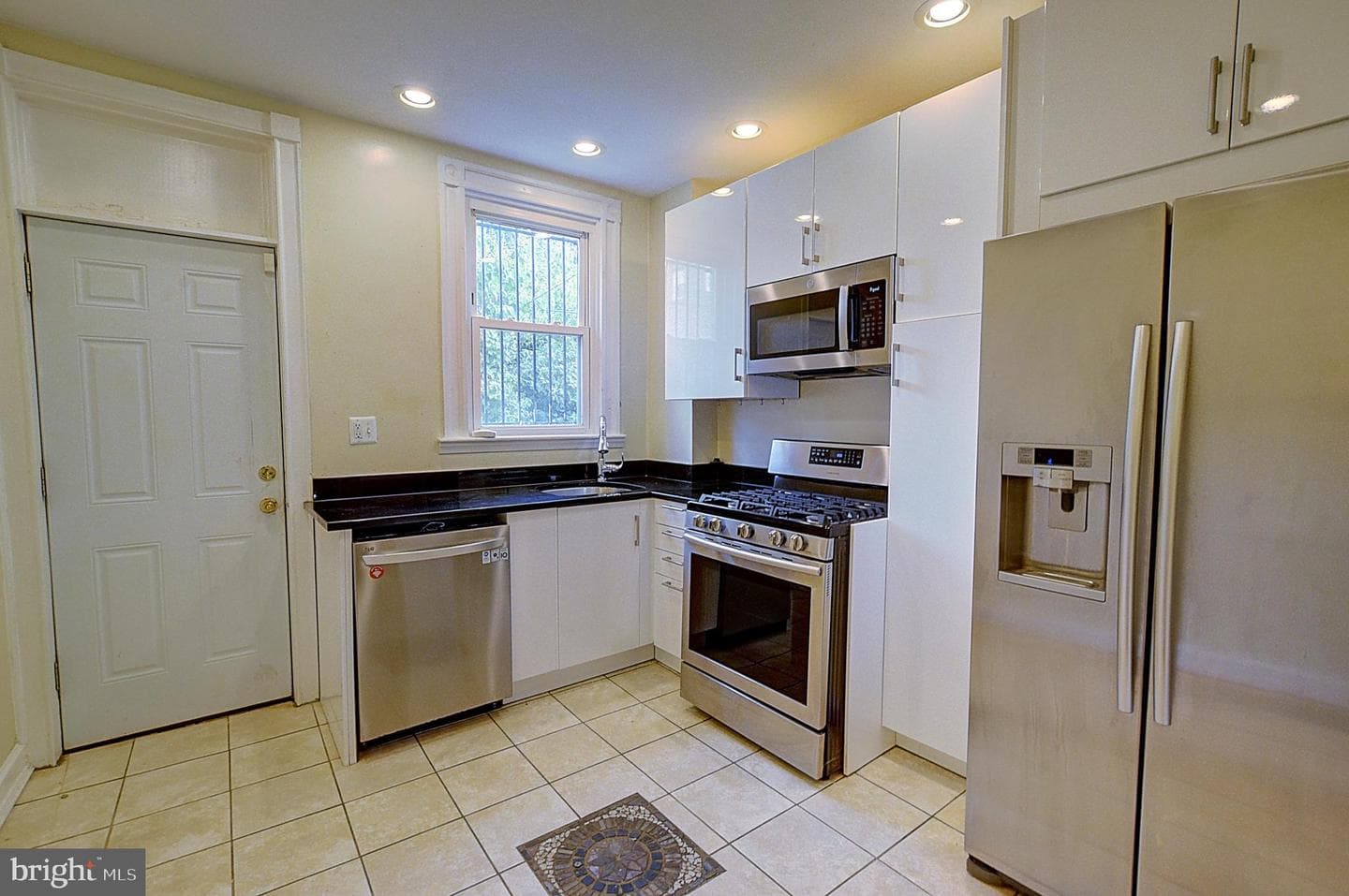 2331 Guilford Avenue photo 7