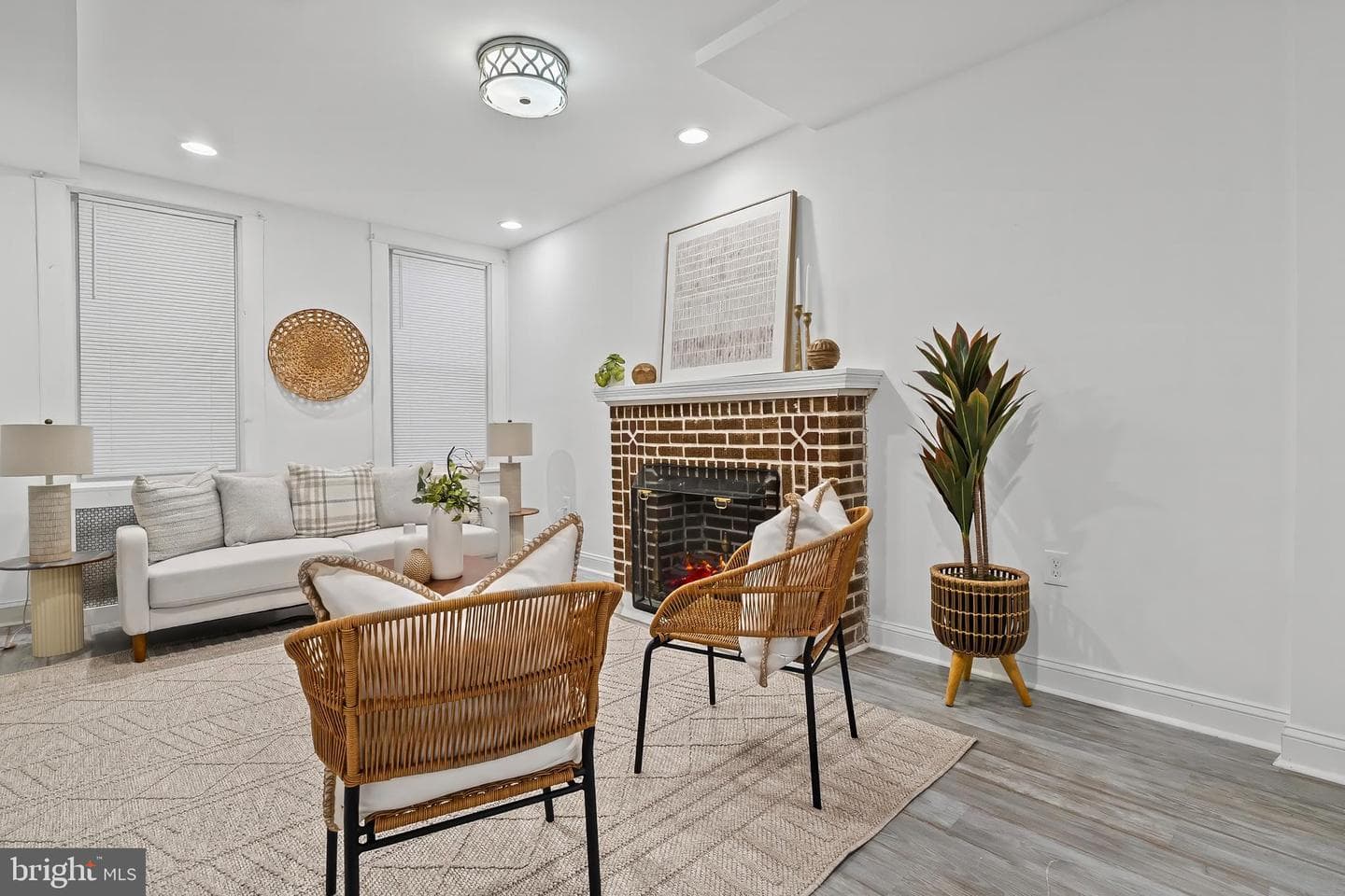 2317 W Lafayette Avenue photo 4