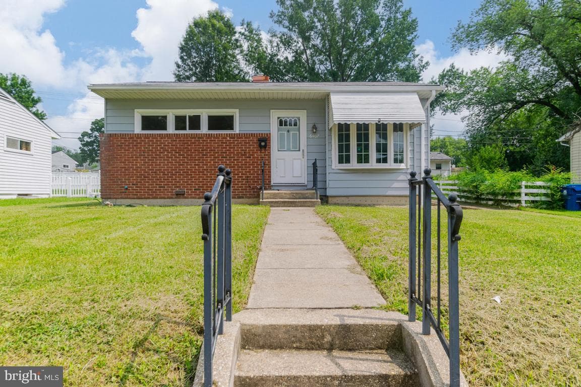 6407 Fernbank Avenue photo 2