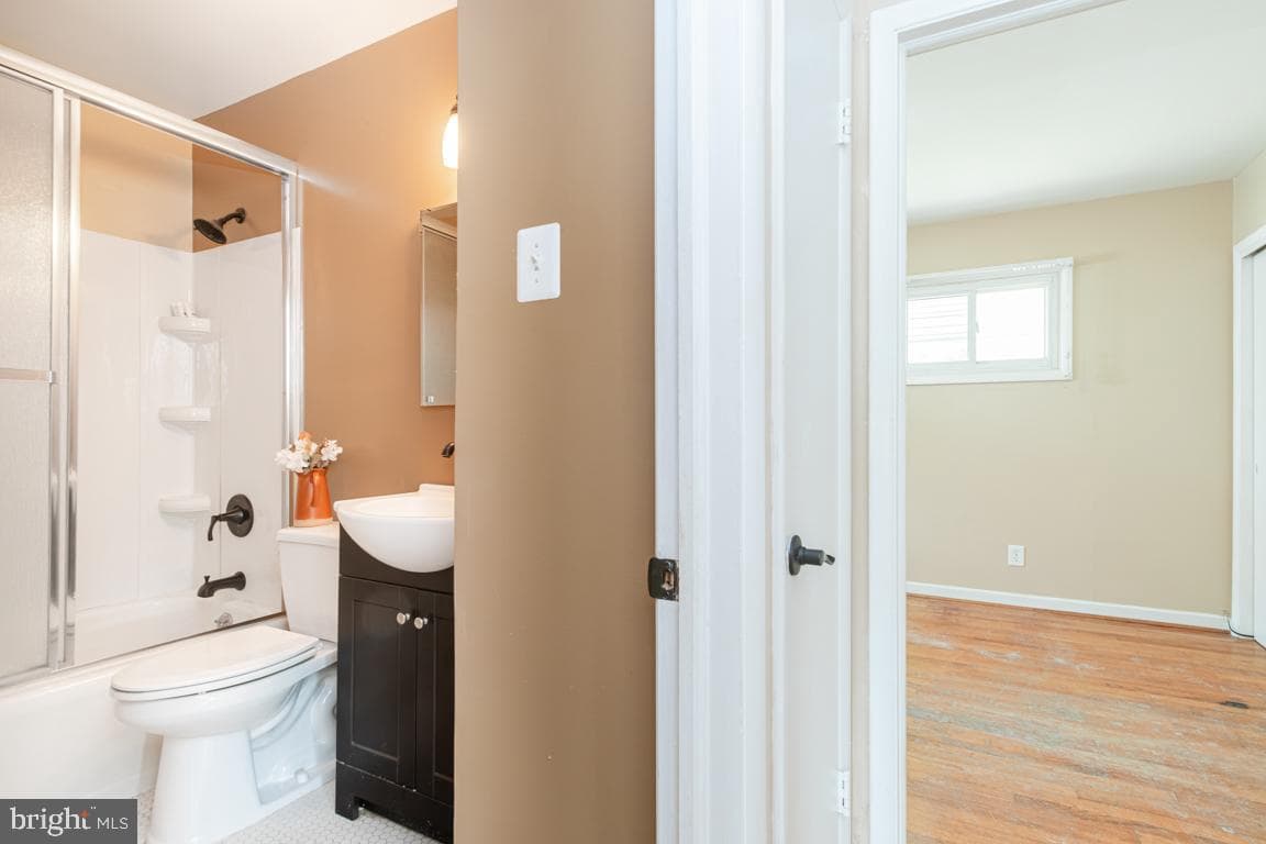 6407 Fernbank Avenue photo 8