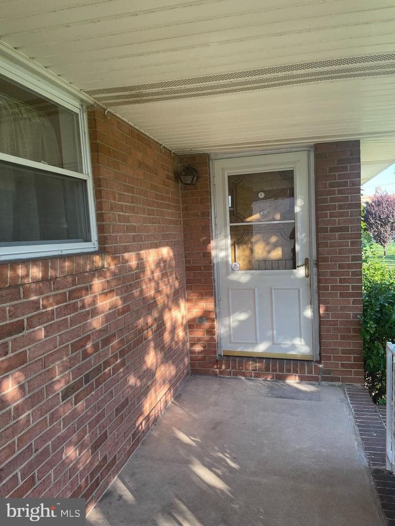 1703 Long Place photo 3