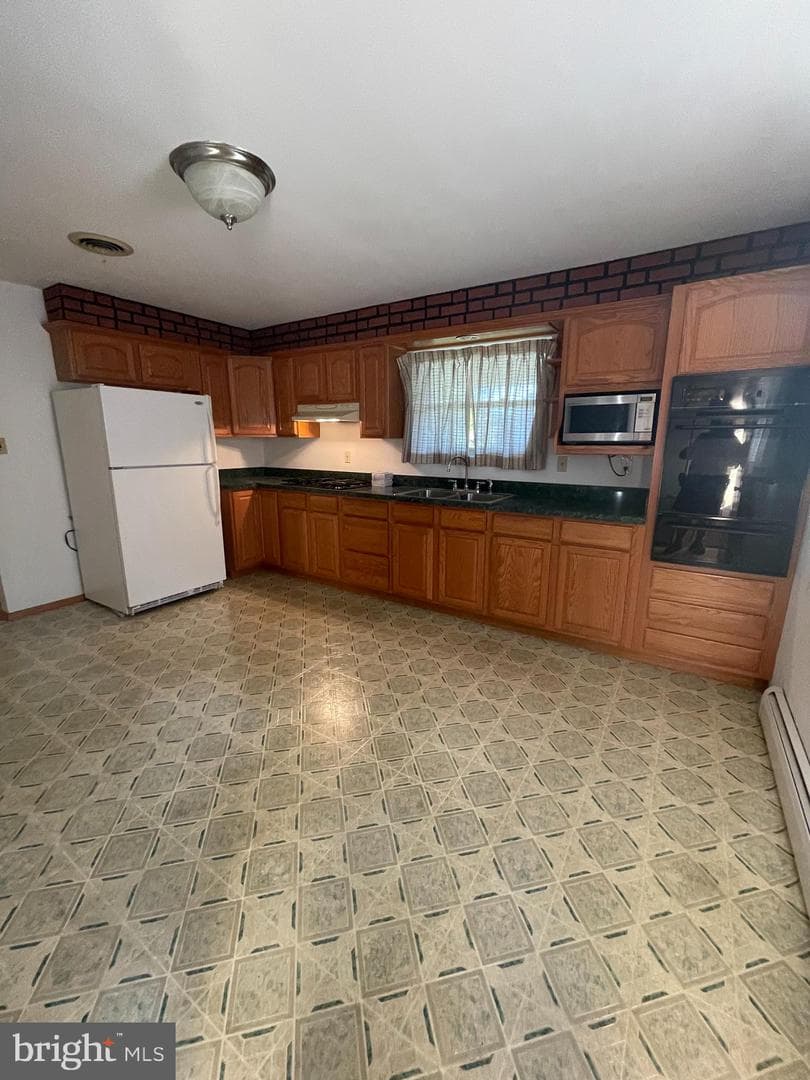 1703 Long Place photo 8