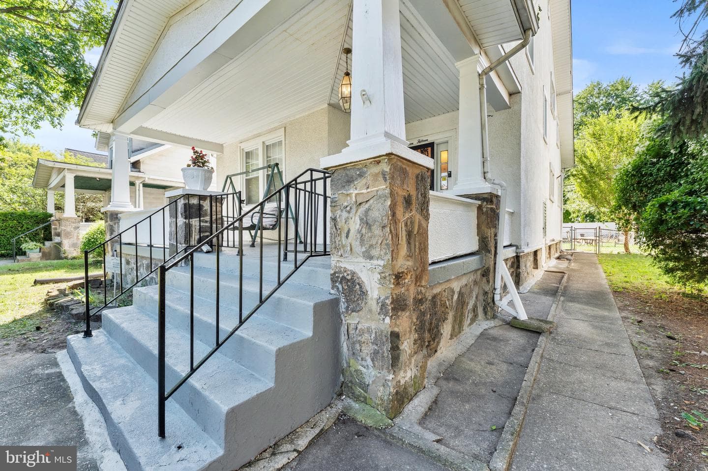 1715 Lakeside Avenue photo 2