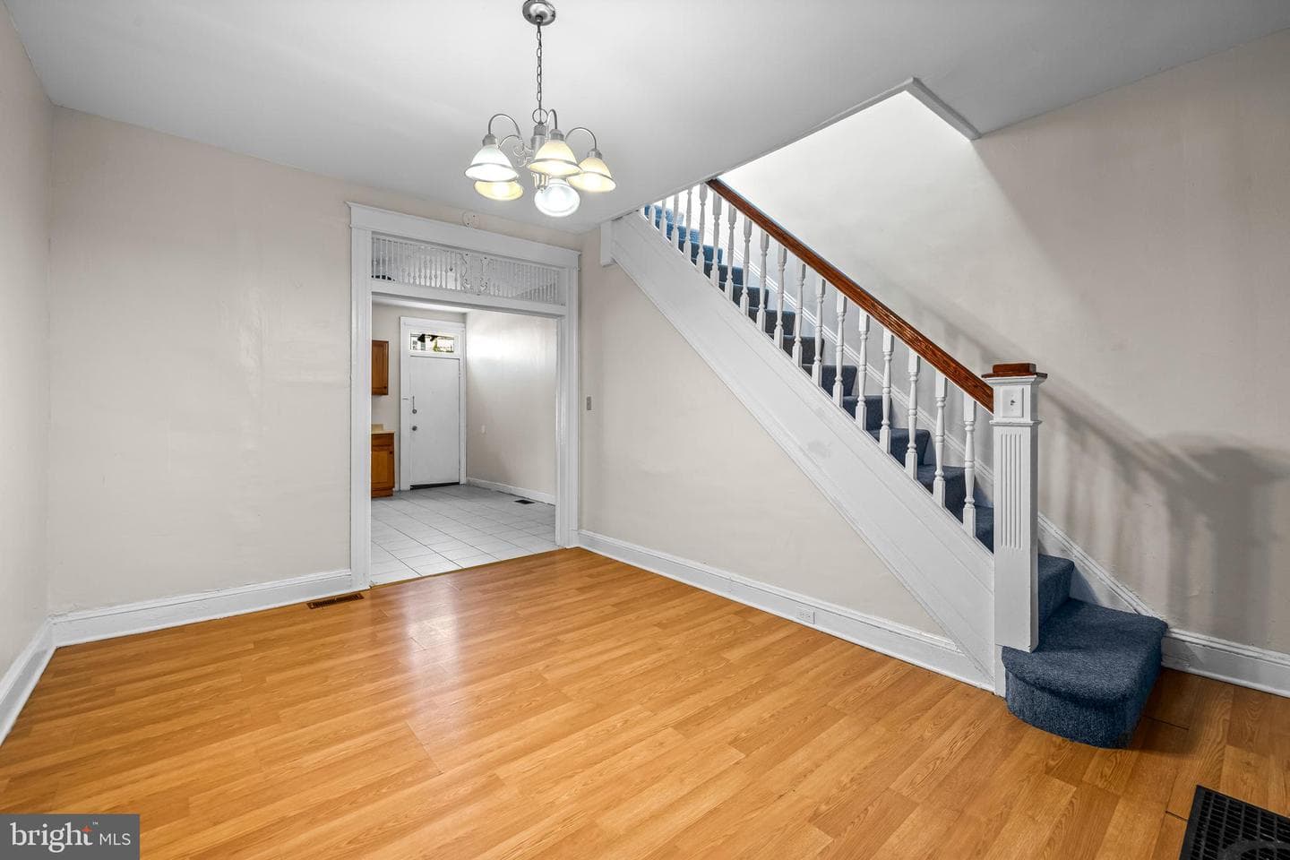 618 Denison Street photo 11