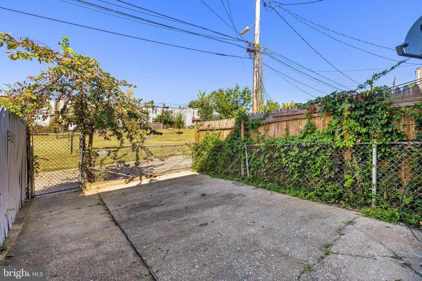 618 Denison Street photo 37