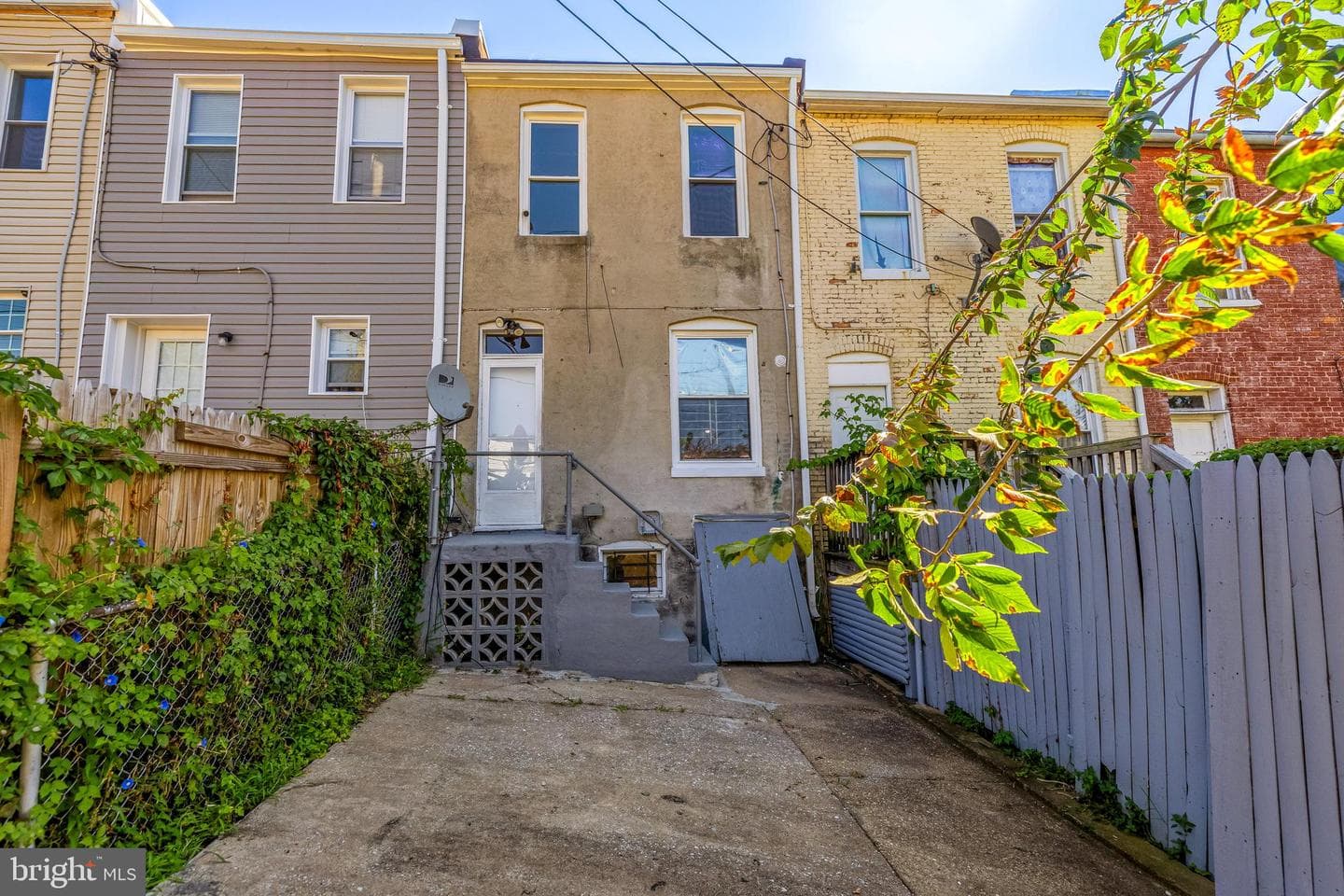 618 Denison Street photo 38