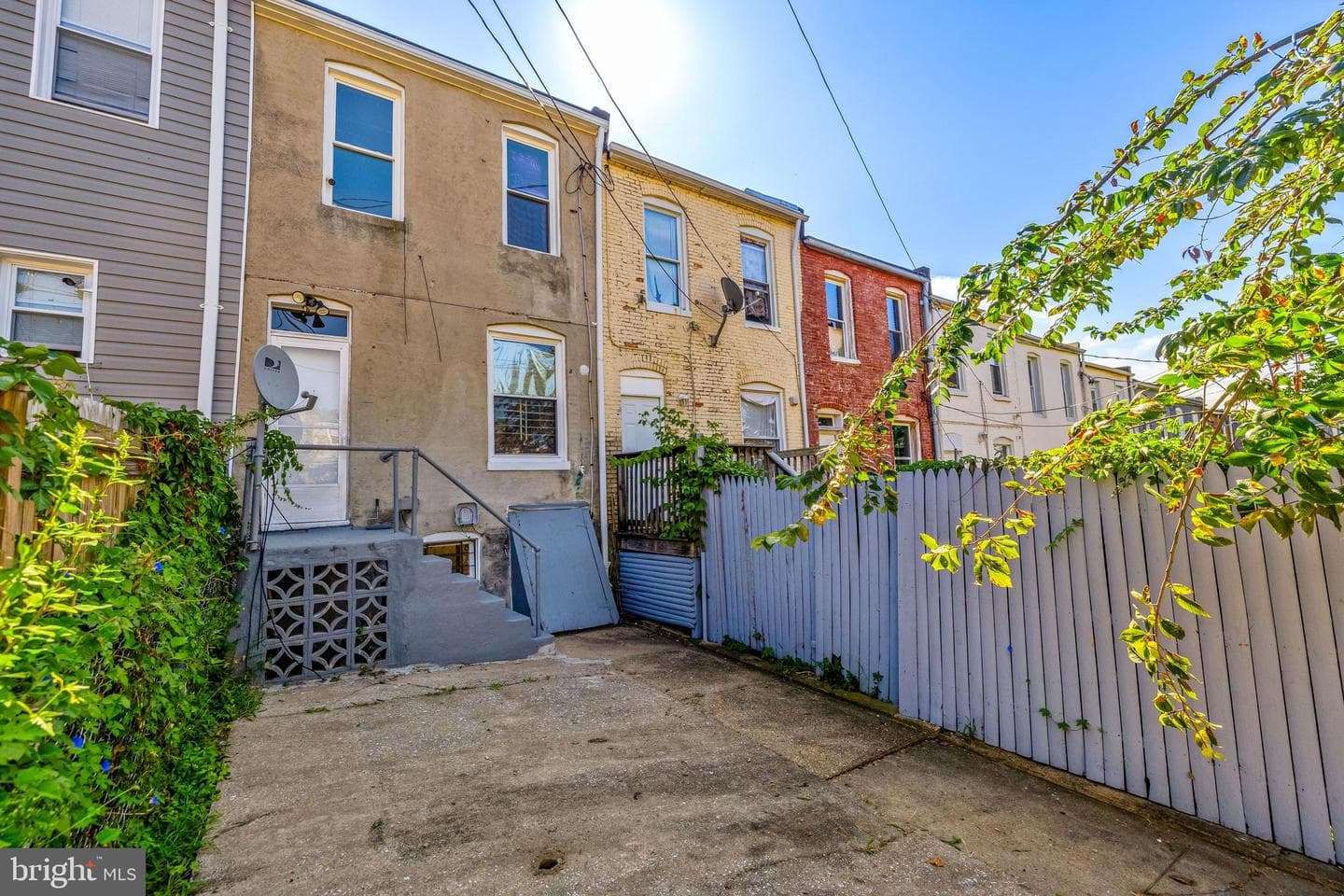 618 Denison Street photo 40