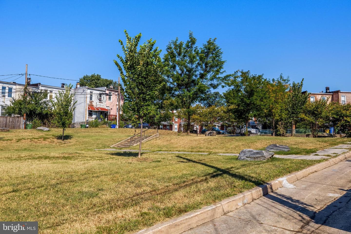 618 Denison Street photo 41