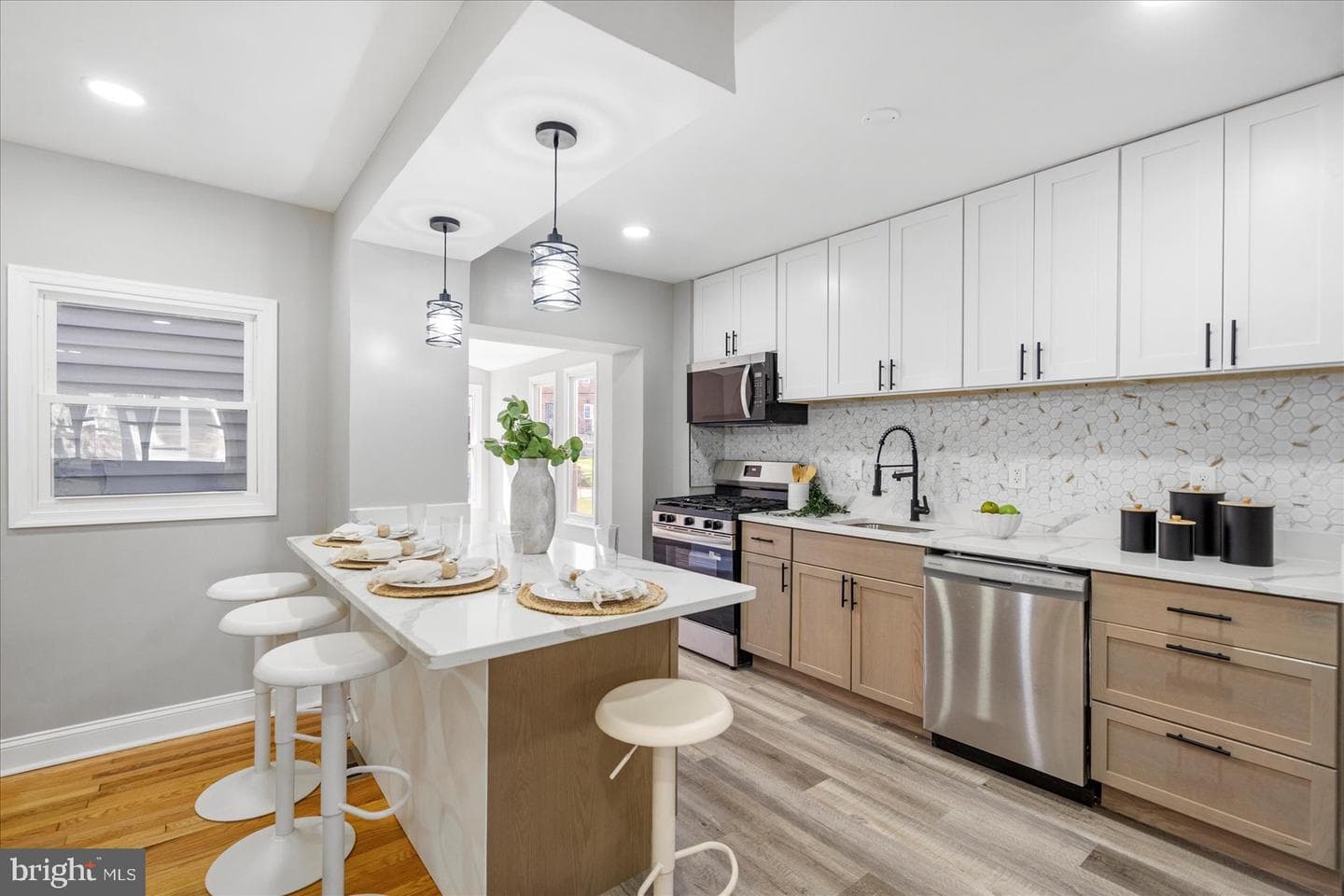 1607 Walterswood Road photo 1