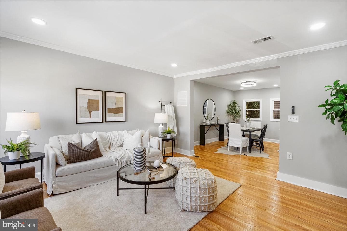 1607 Walterswood Road photo 2