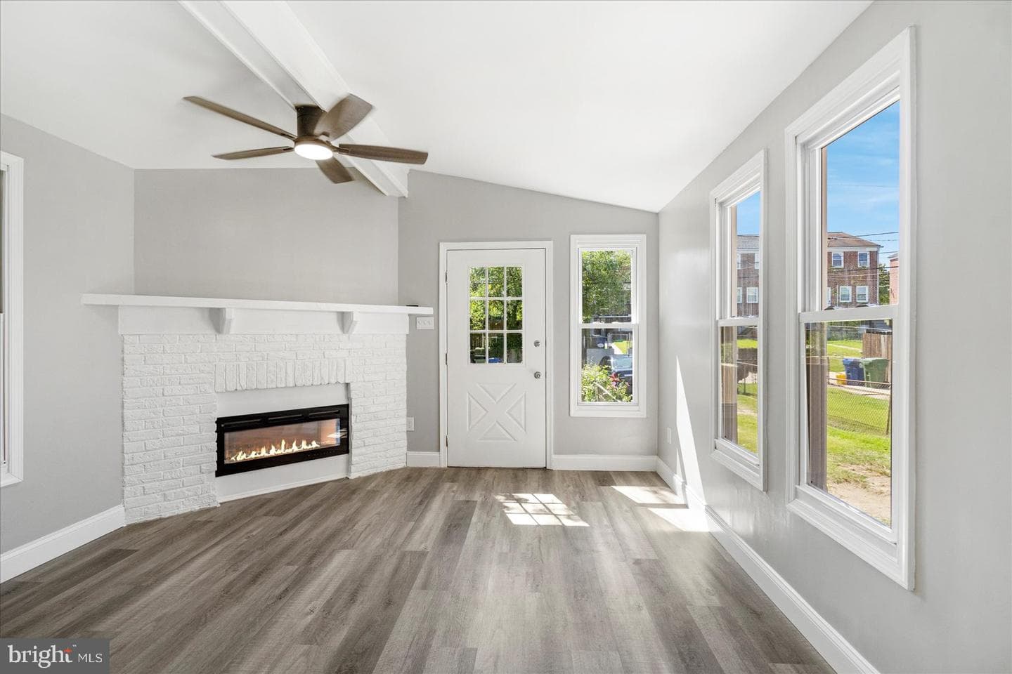 1607 Walterswood Road photo 20