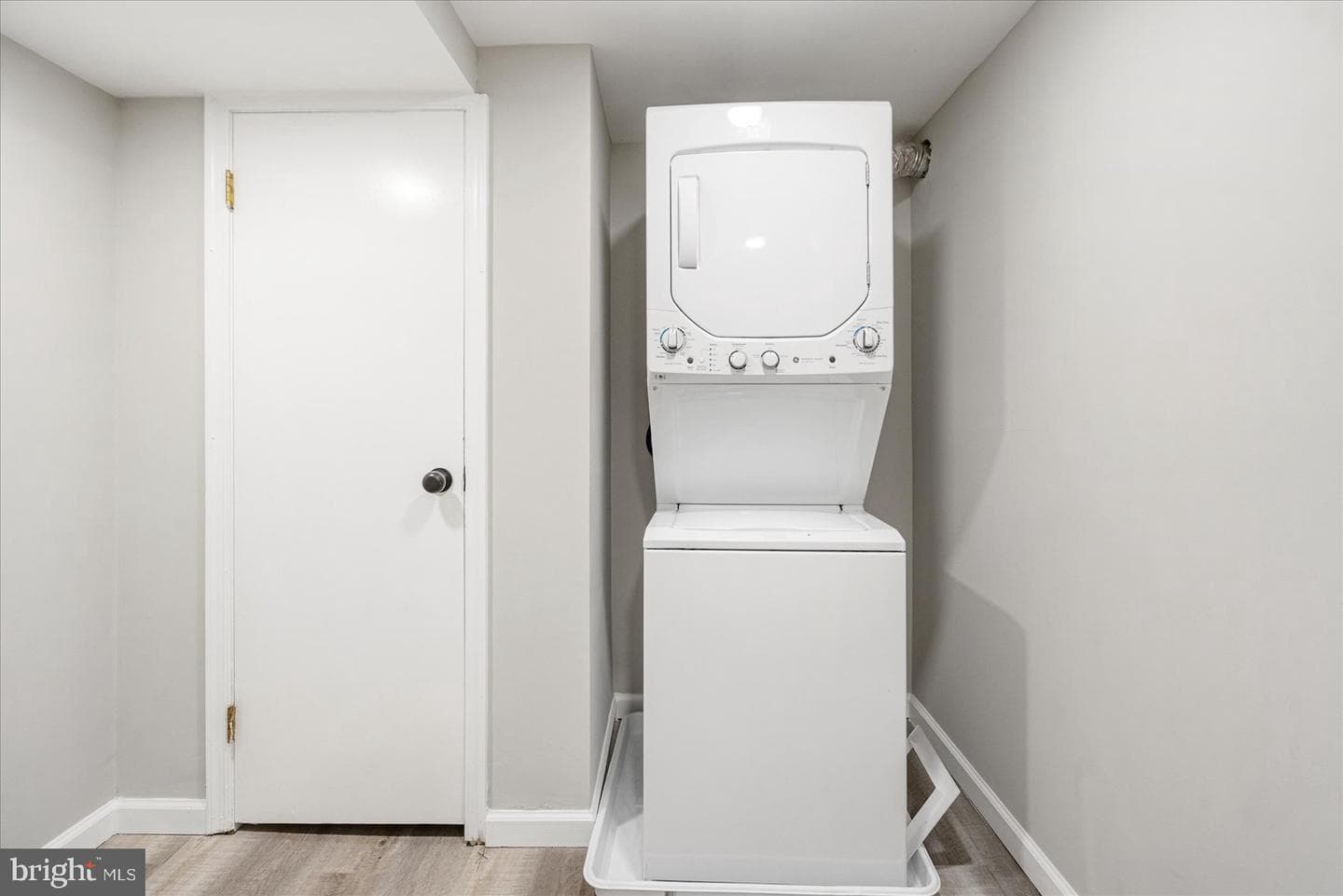 1607 Walterswood Road photo 23