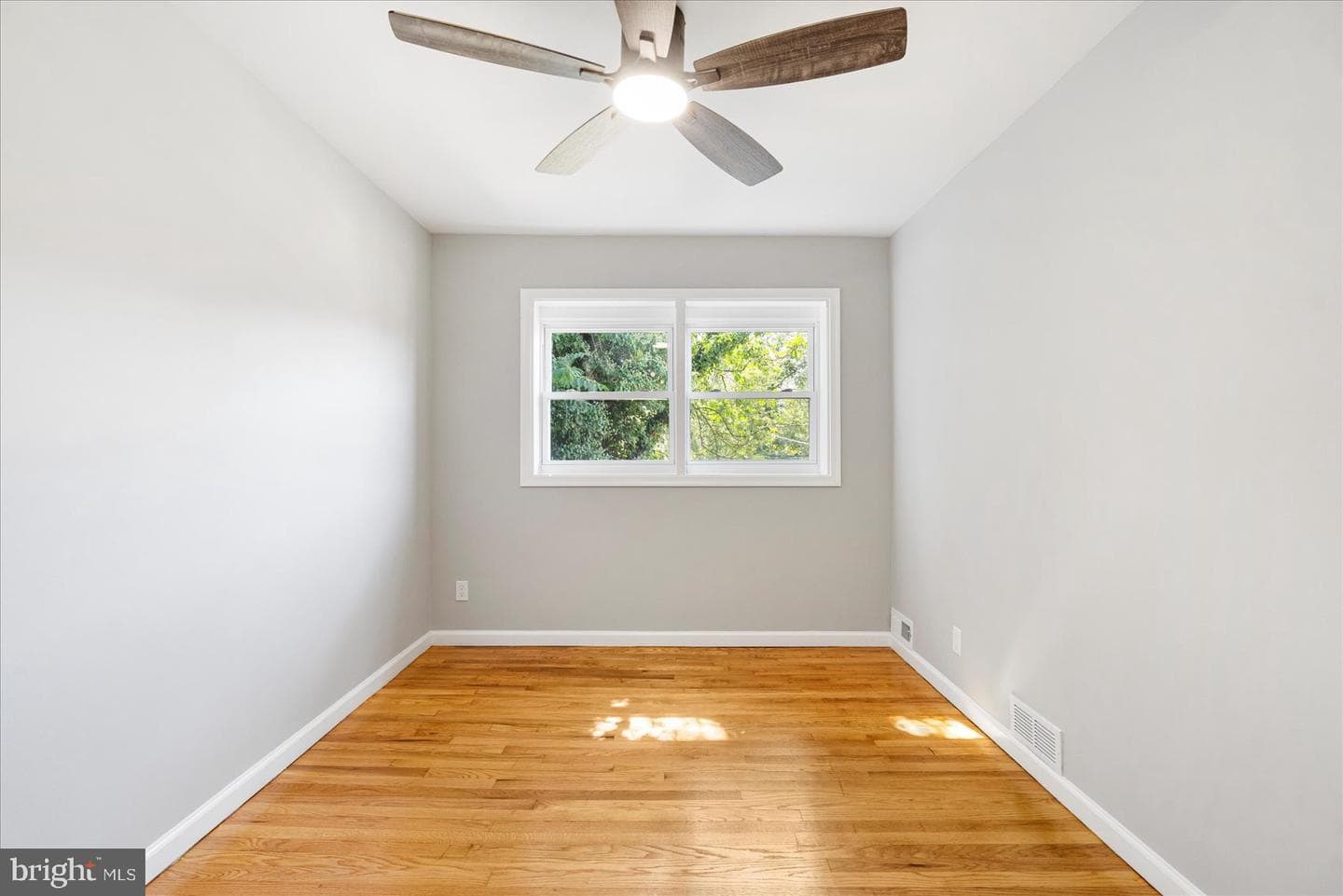 1607 Walterswood Road photo 31