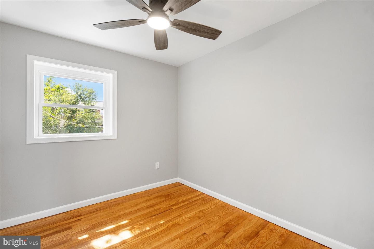 1607 Walterswood Road photo 33