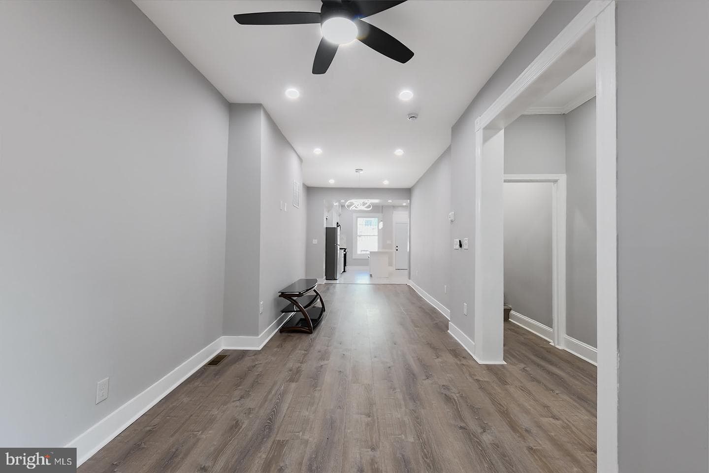 538 N Lakewood Avenue photo 3