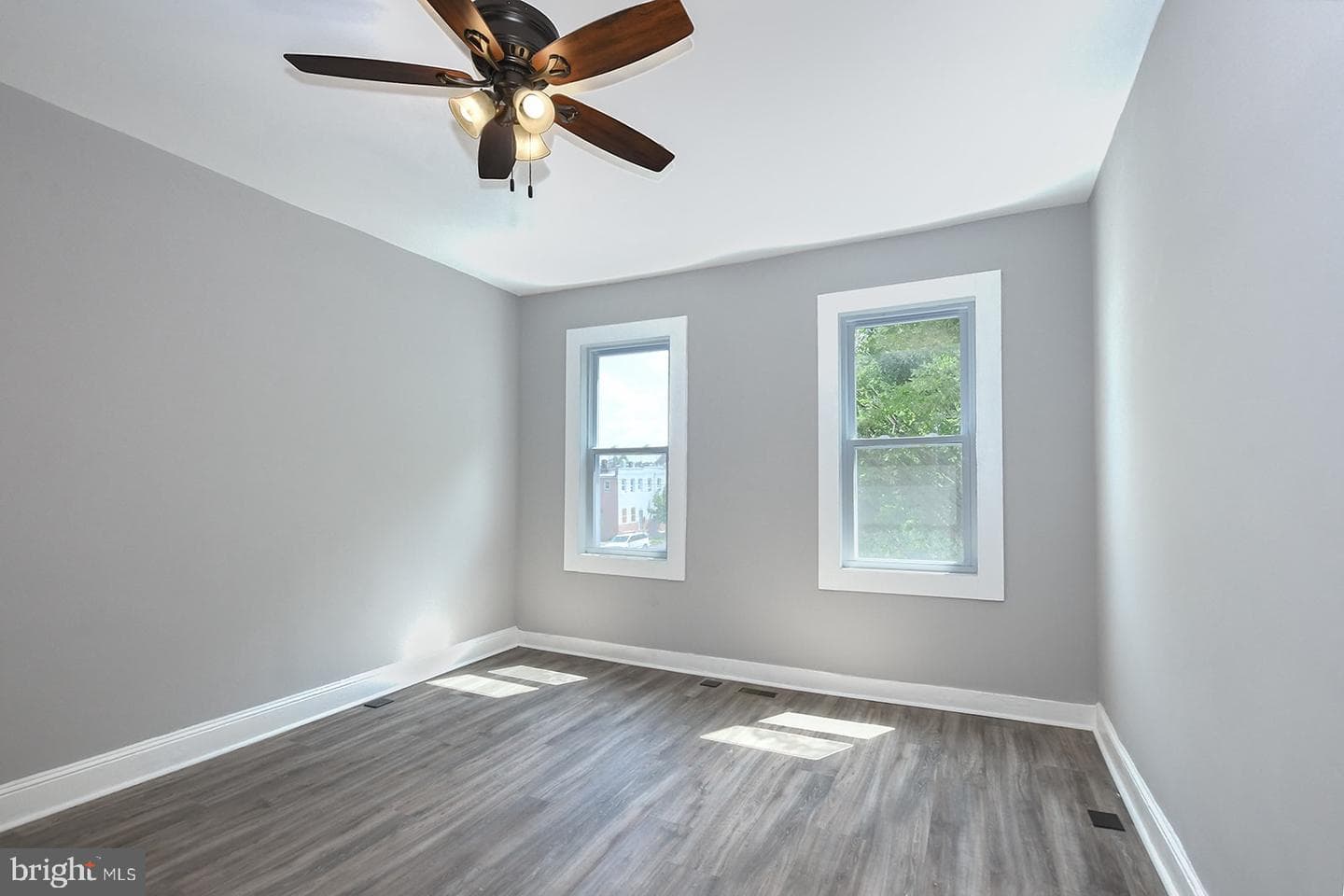 538 N Lakewood Avenue photo 30