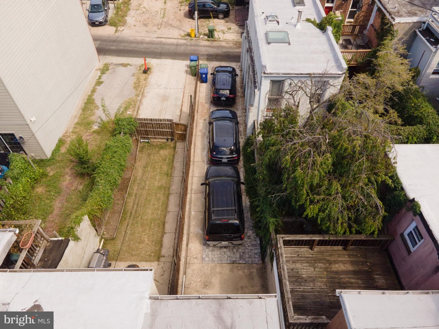 1037 S Hanover Street photo 29