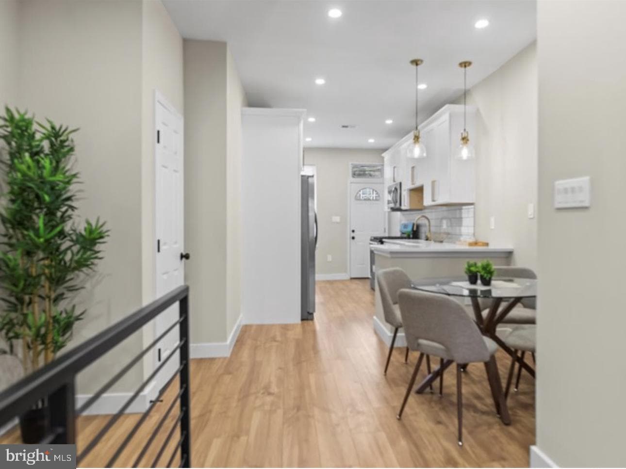 2022 N Fulton Avenue photo 4