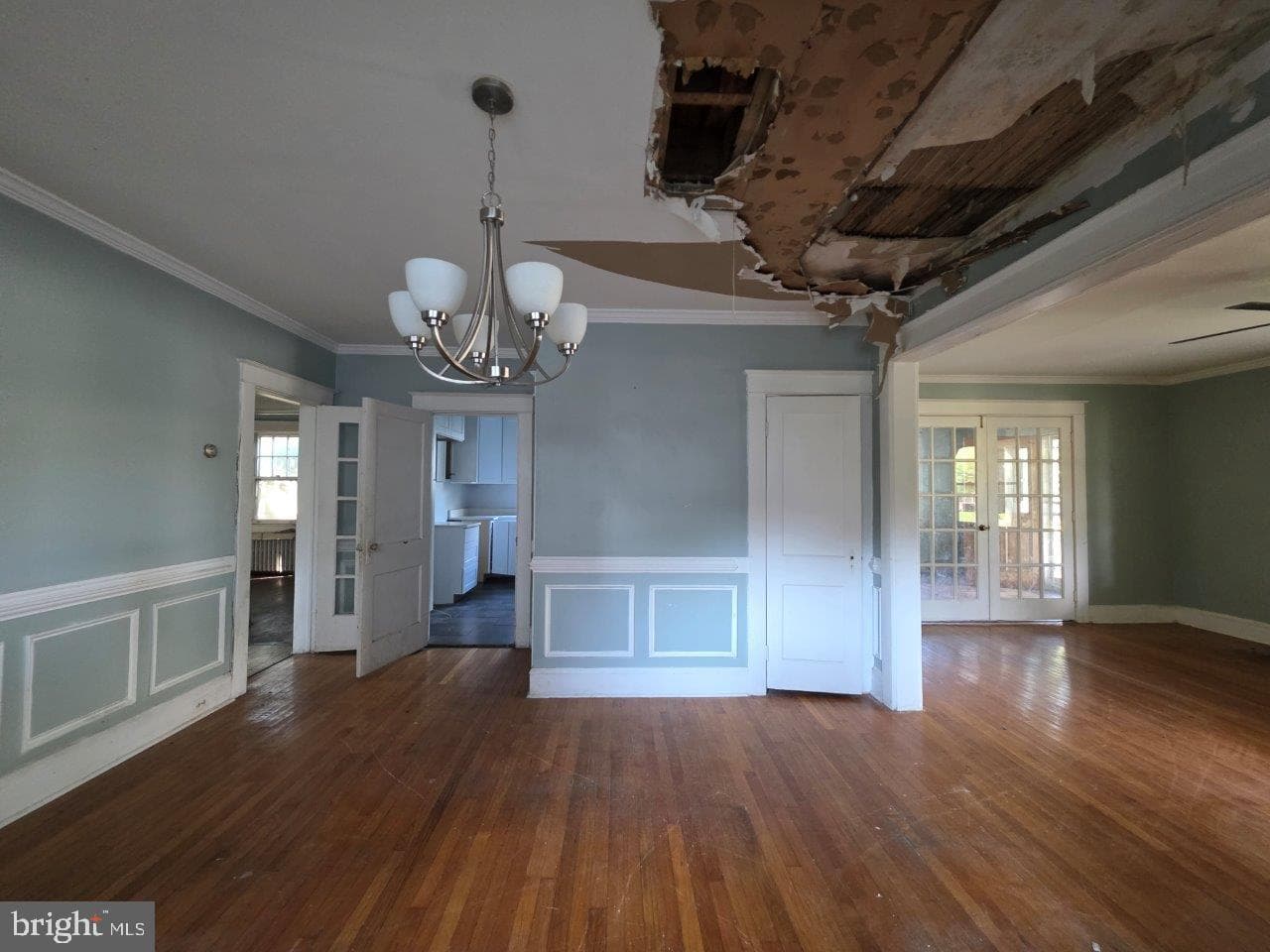 3818 Woodbine Avenue photo 8