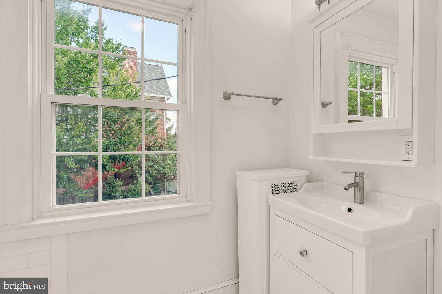 416 Southway photo 23