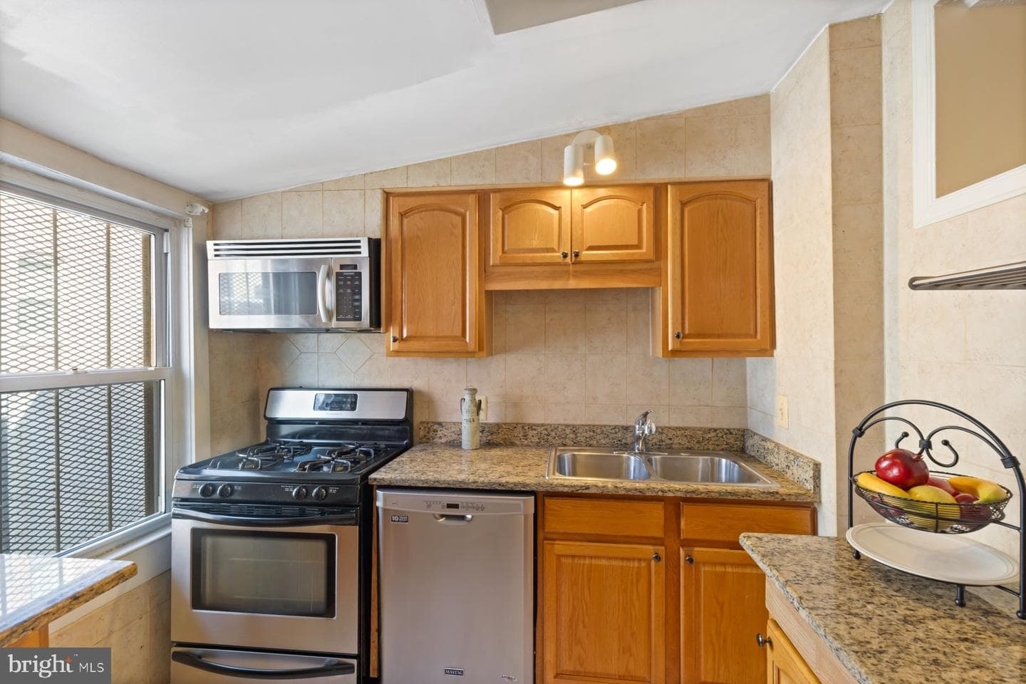 806 S Highland Avenue photo 10