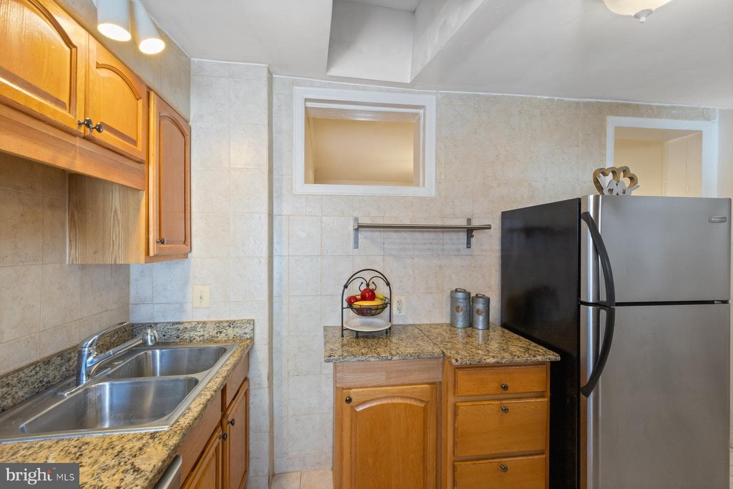 806 S Highland Avenue photo 11