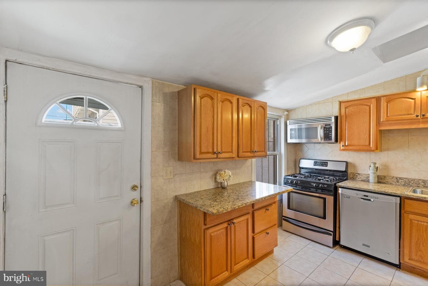 806 S Highland Avenue photo 9