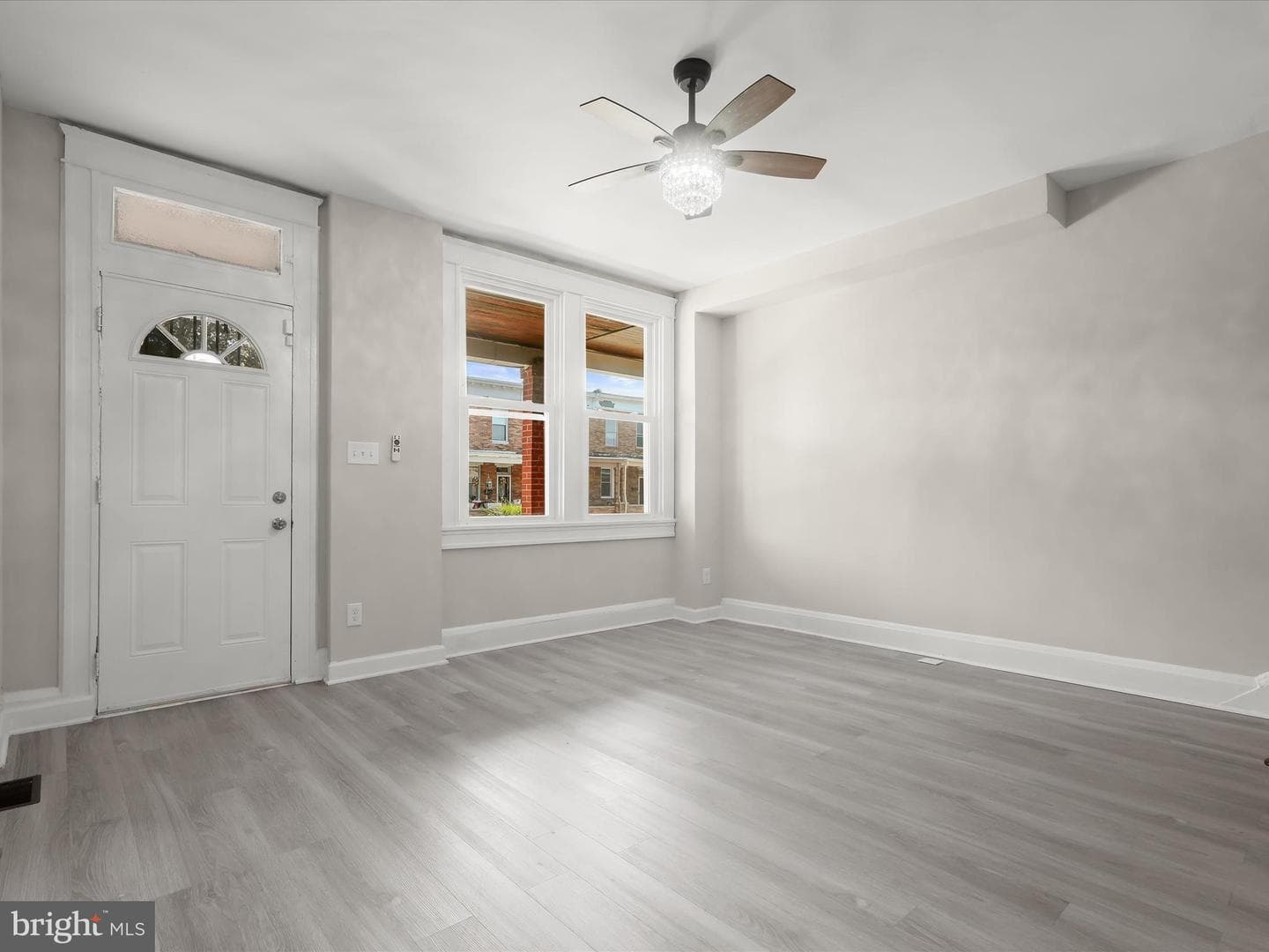 3335 Dudley Avenue photo 5