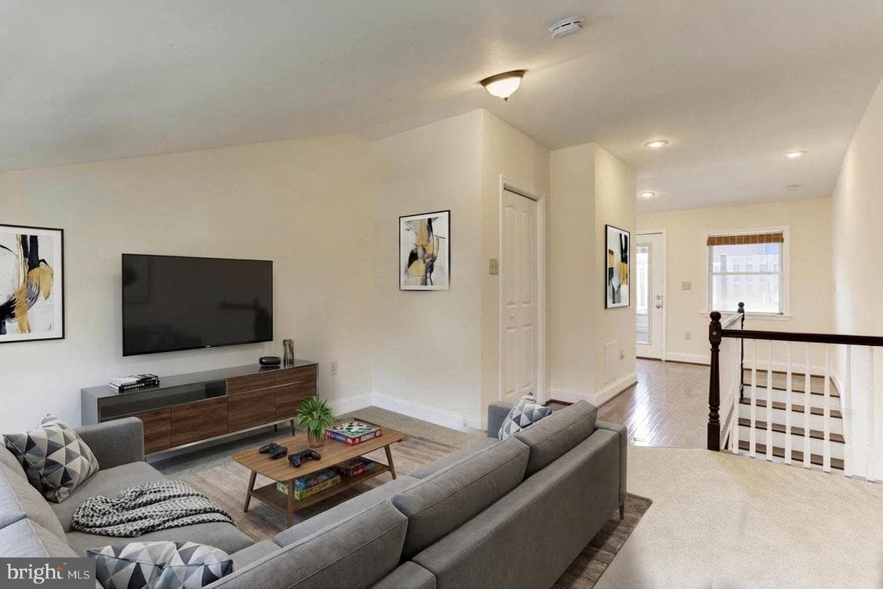 426 S Eden Street photo 15