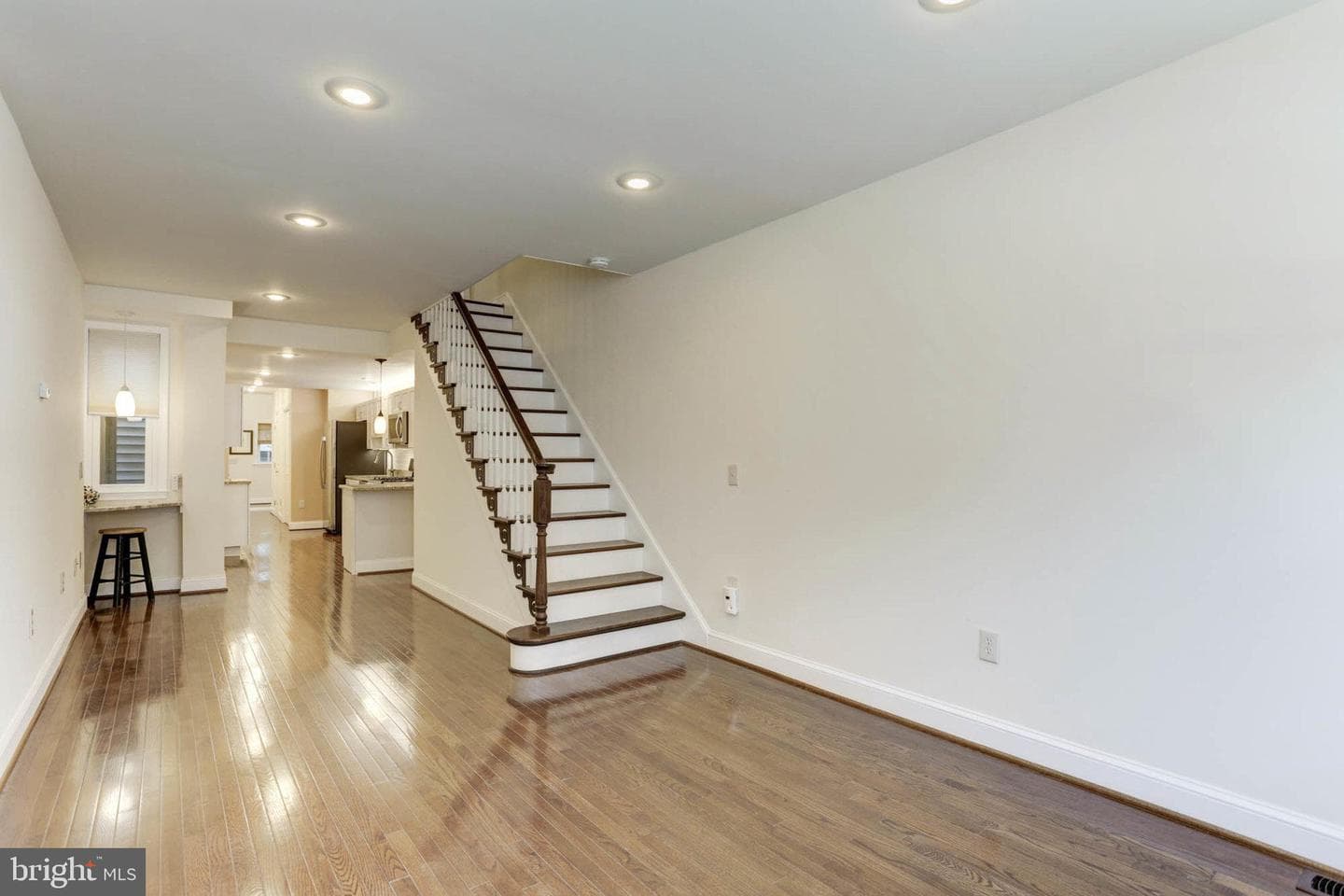 426 S Eden Street photo 2