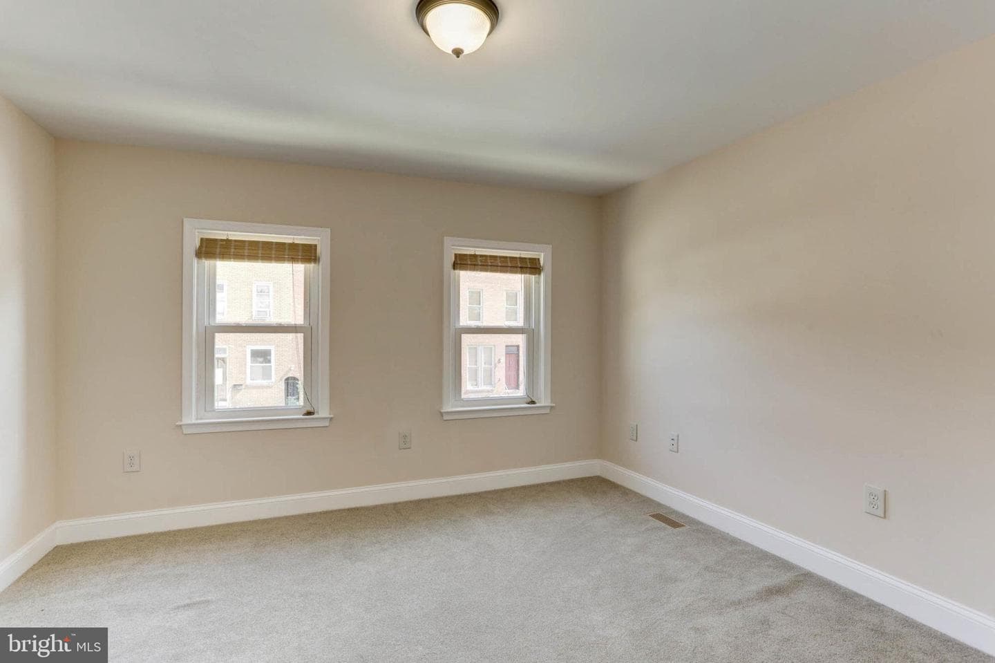 426 S Eden Street photo 28