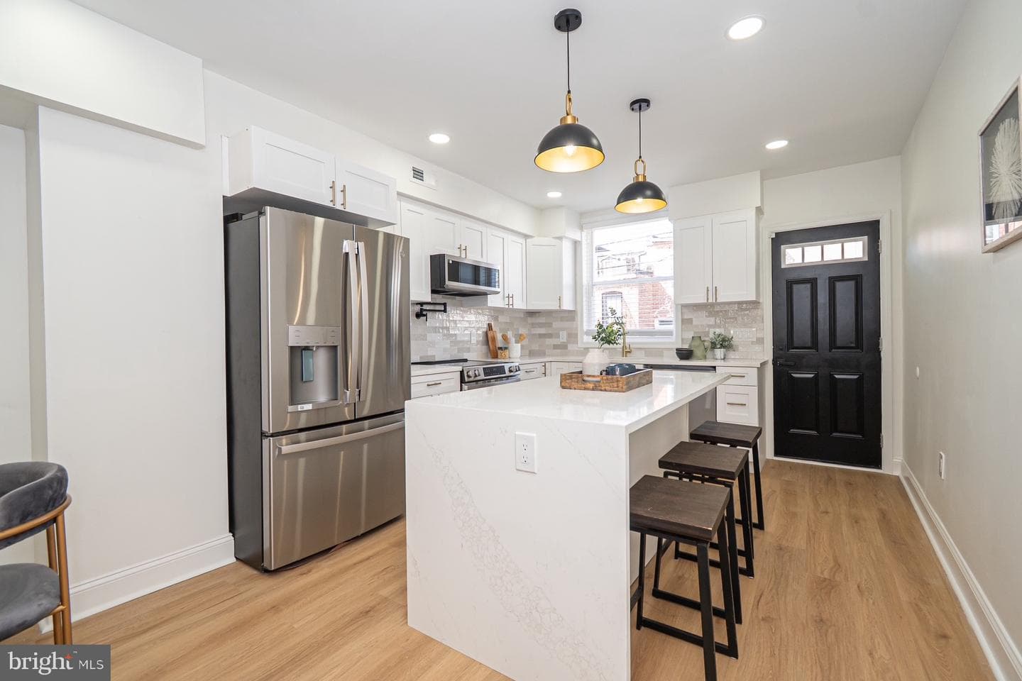 3130 Ravenwood Avenue photo 1