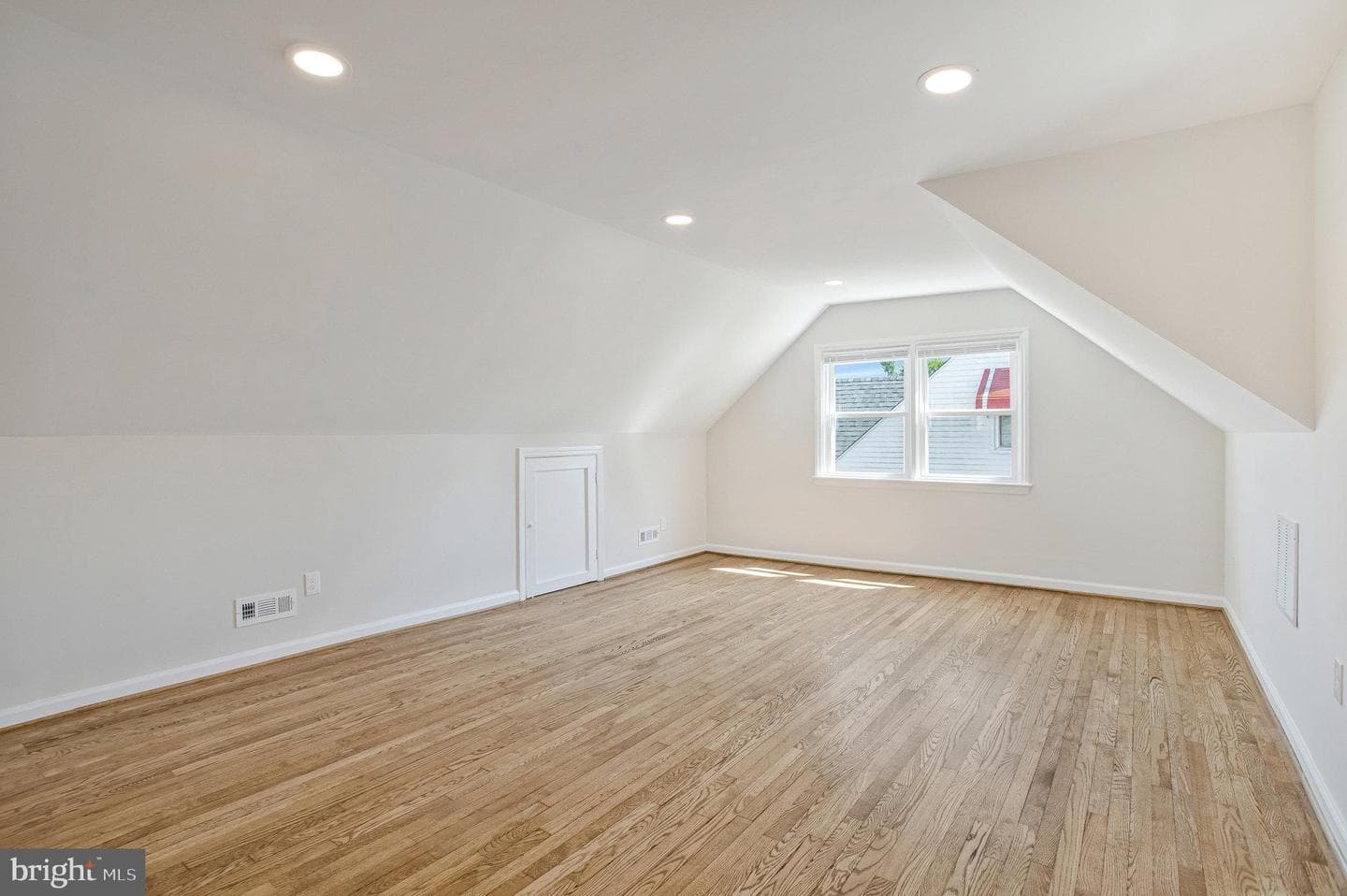 5511 Wesley Avenue photo 11
