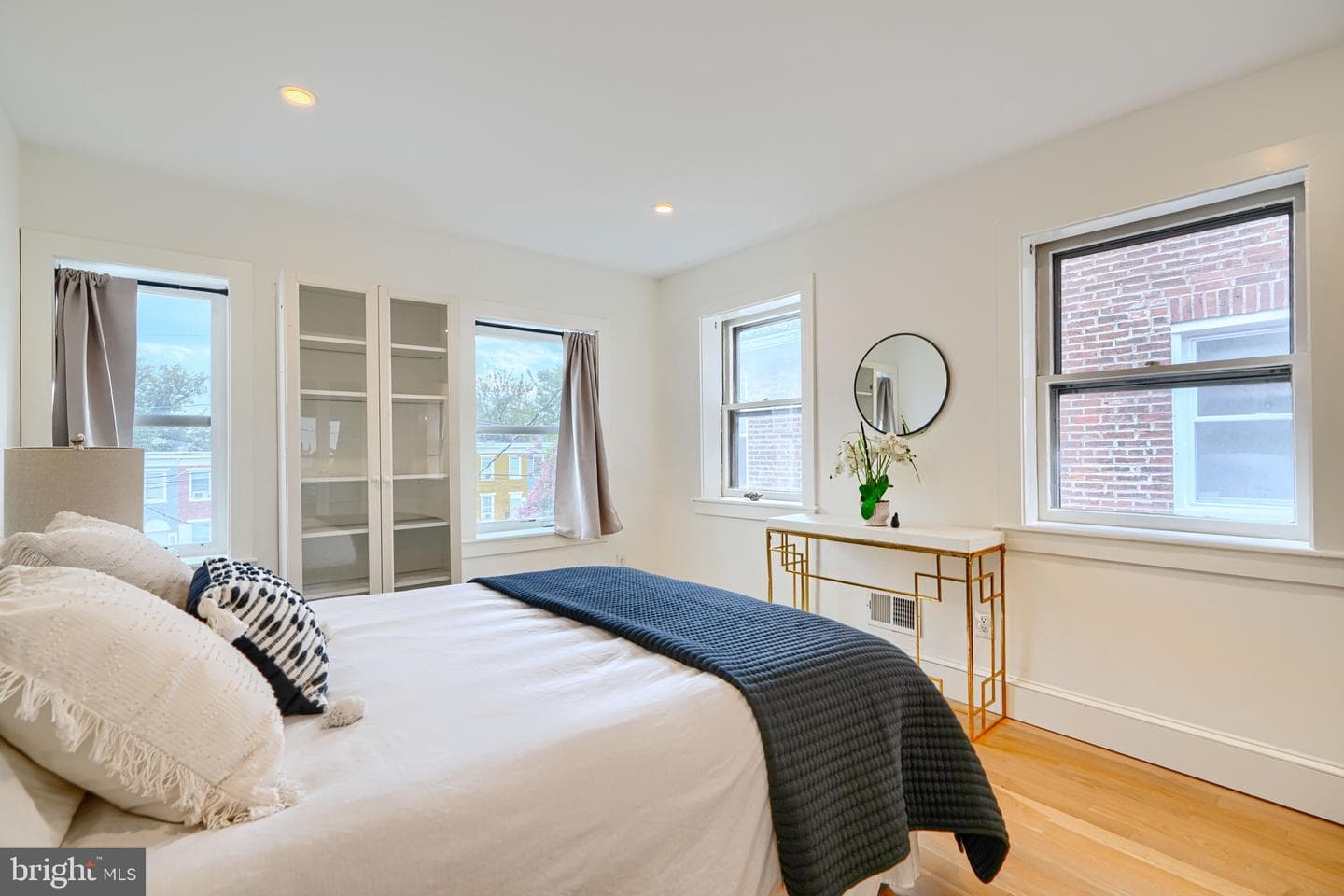 1319 W Lombard Street photo 26