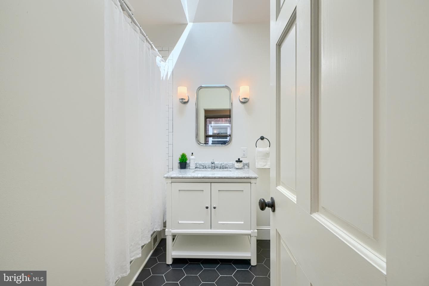 1319 W Lombard Street photo 29