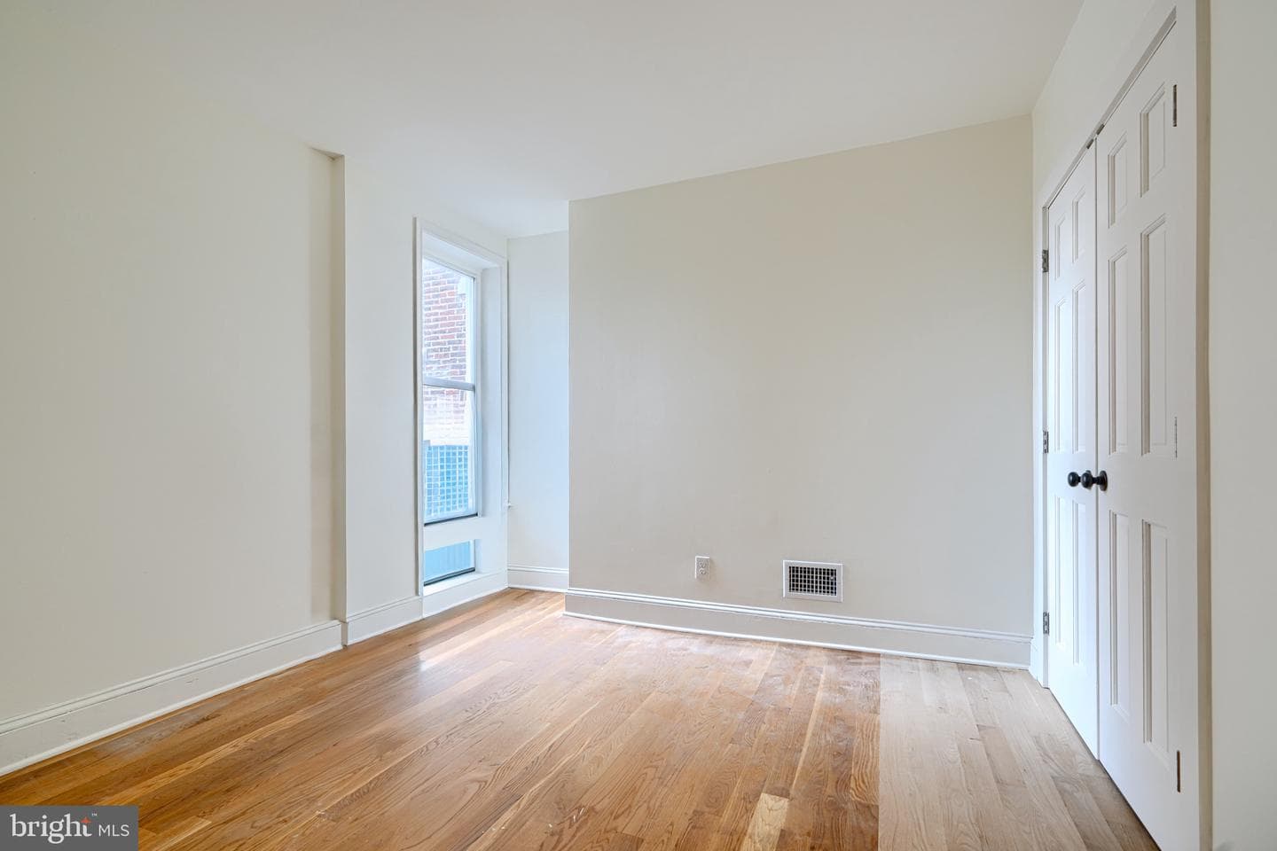 1319 W Lombard Street photo 36
