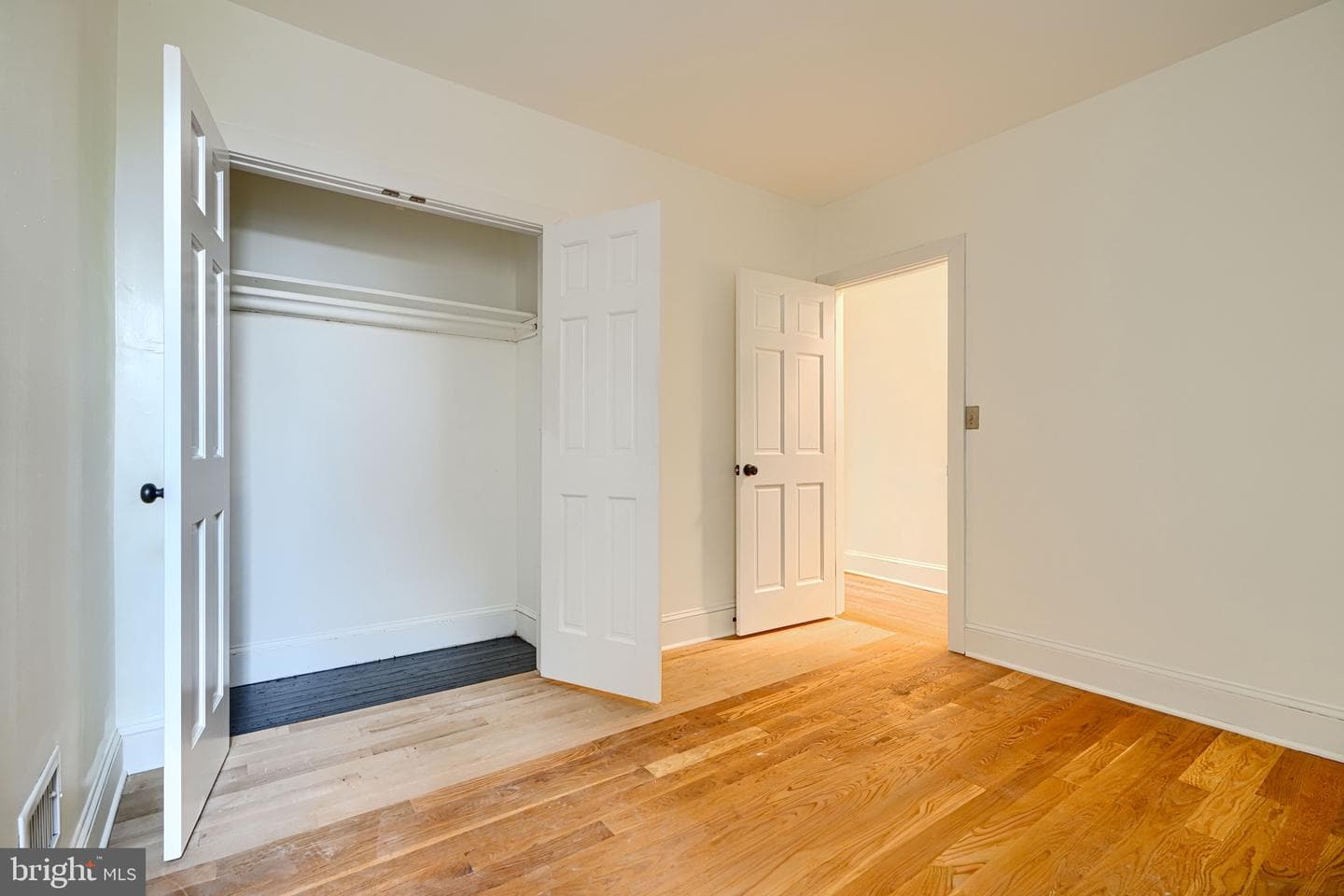 1319 W Lombard Street photo 39
