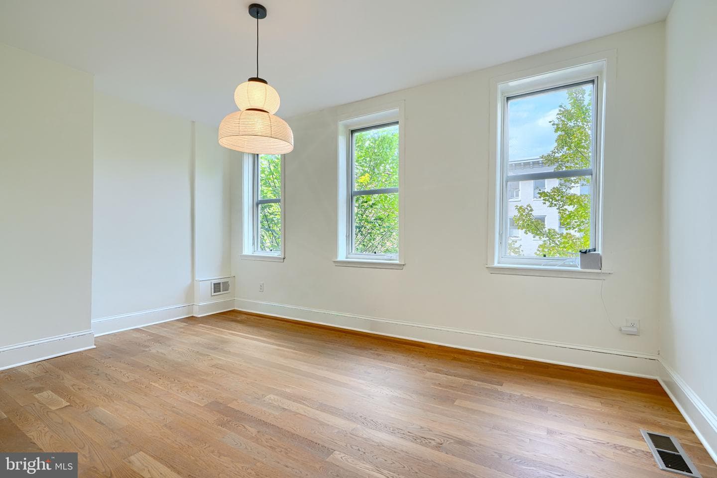 1319 W Lombard Street photo 41