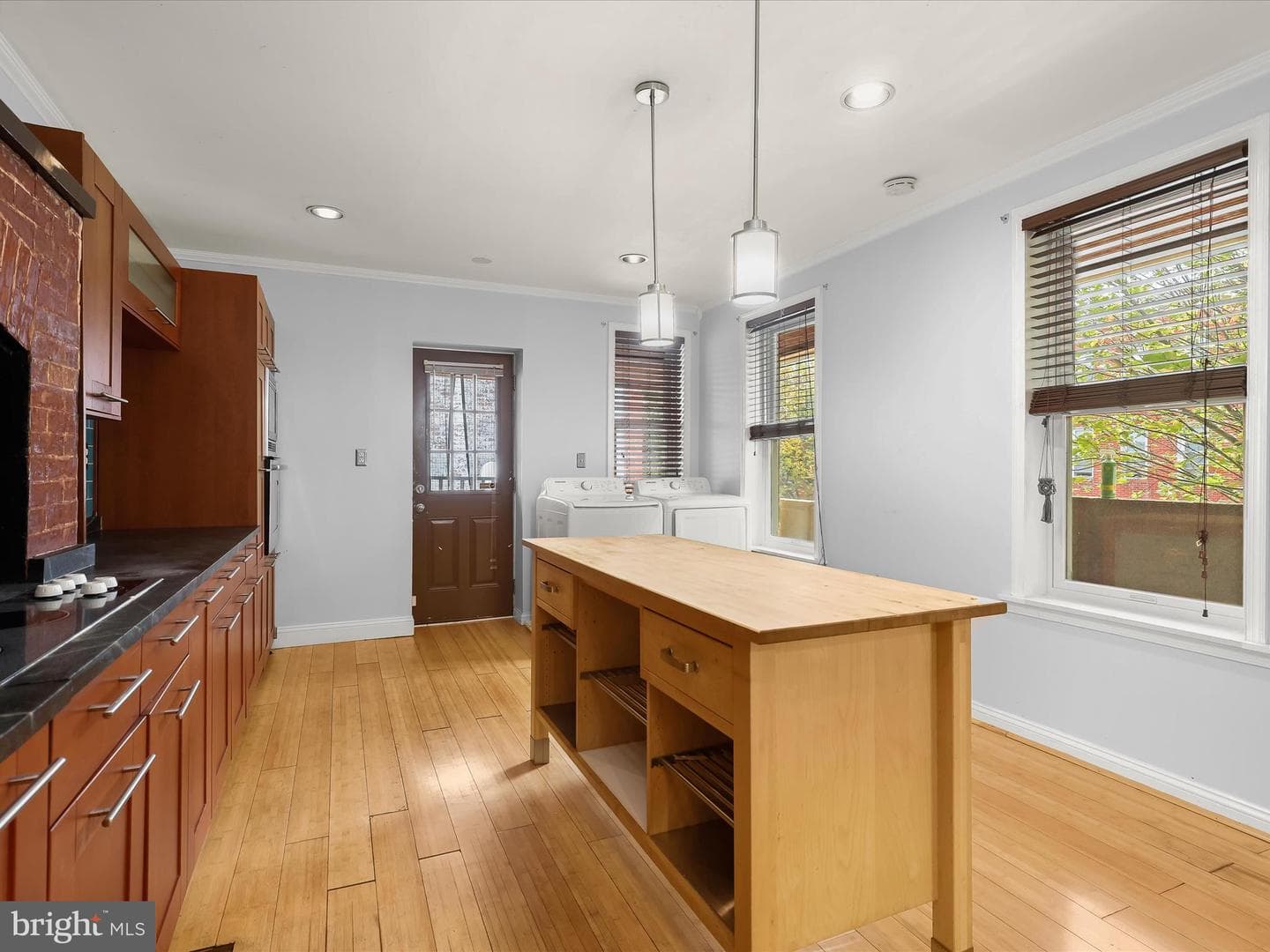55 S Fulton Avenue photo 17
