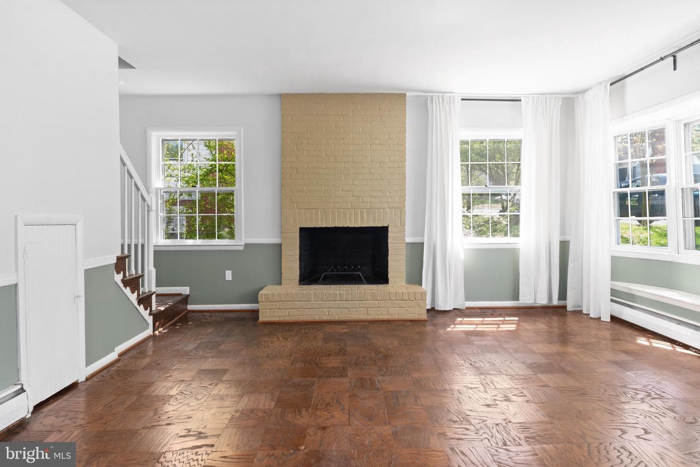 2305 Pickwick Road photo 4
