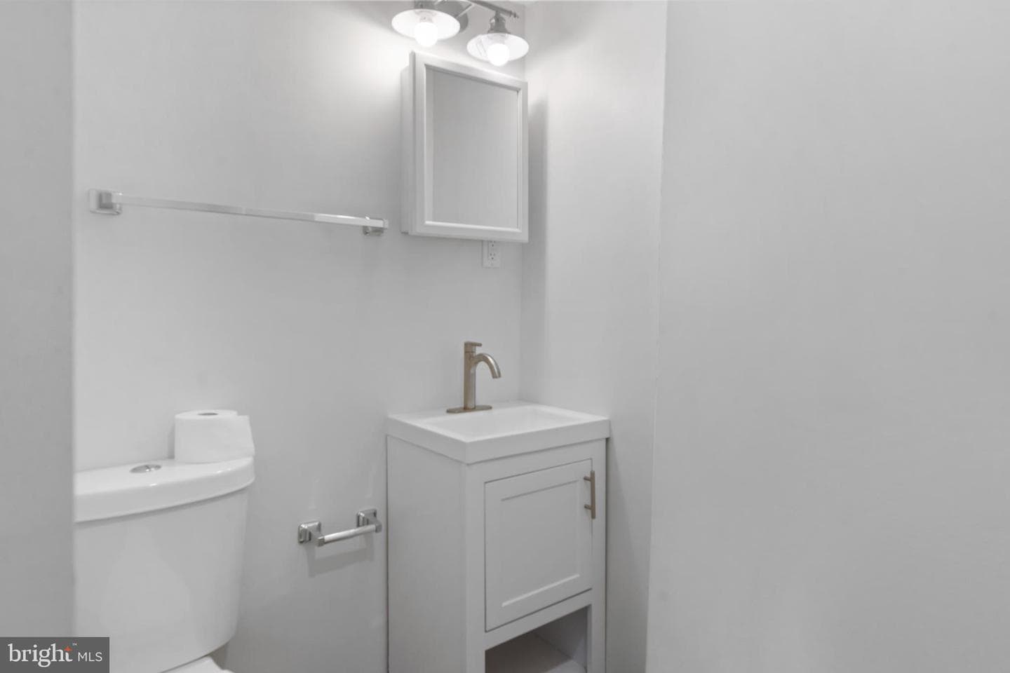 2305 Pickwick Road photo 9