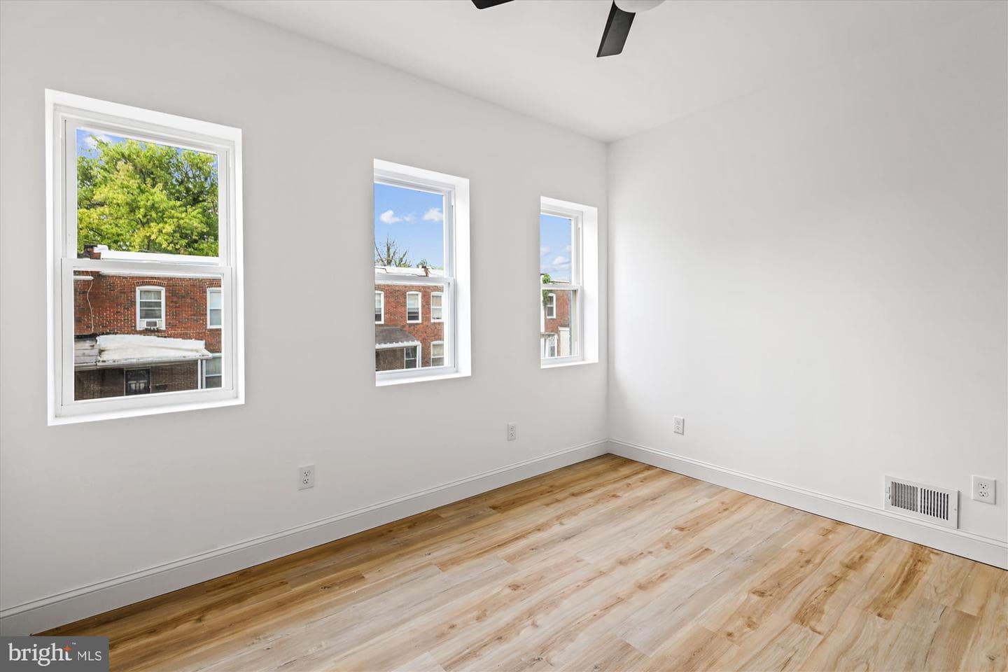 5235 Saint Charles Avenue photo 25