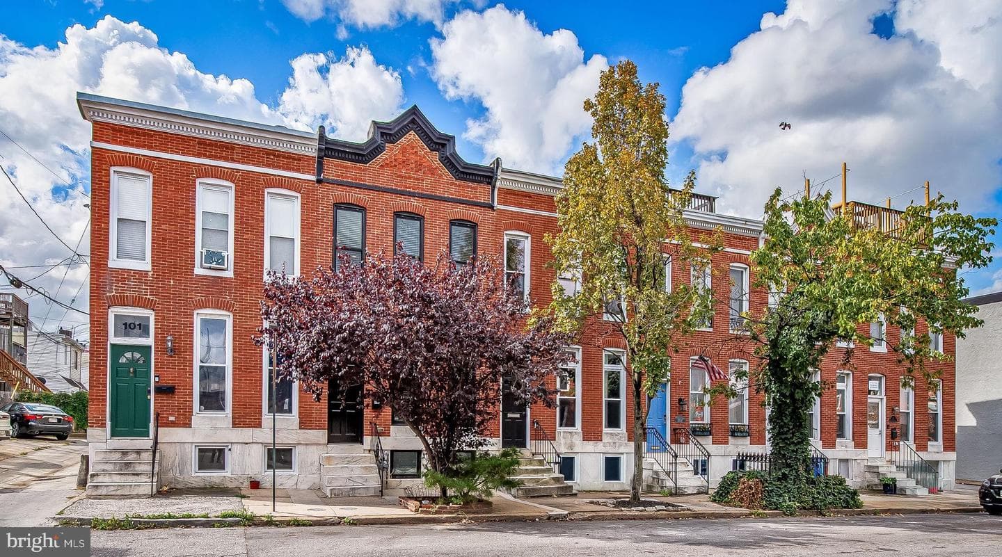 103 W Ostend Street photo 2